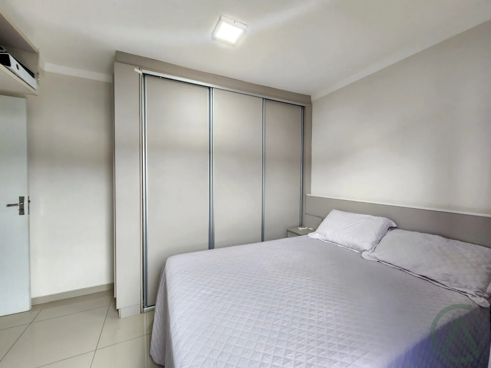 Cobertura com 3 Dormitórios à venda, 145 m² por R$ 850.000,00 Cobertura com 3 Dormitórios à venda, 145 m² por R$ 850.000,00