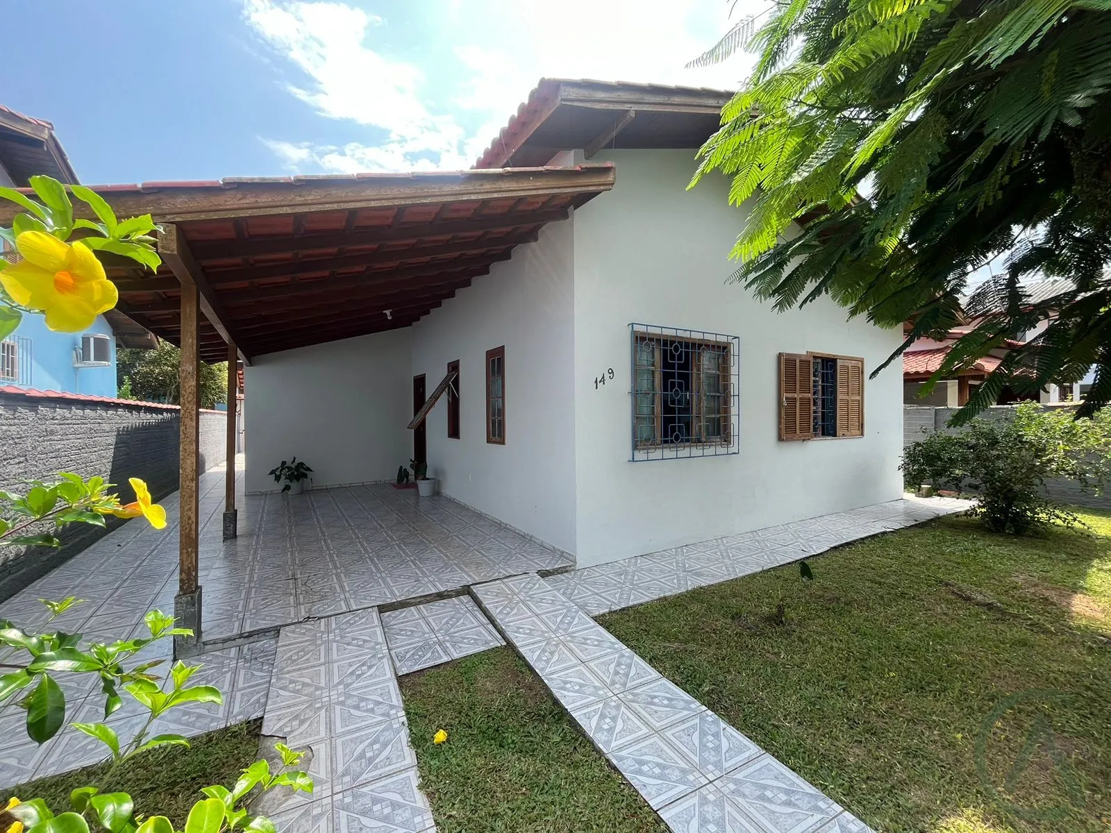 Casa com 4 Dormitórios à venda, 144 m² por R$ 650.000,00 Casa com 4 Dormitórios à venda, 144 m² por R$ 650.000,00