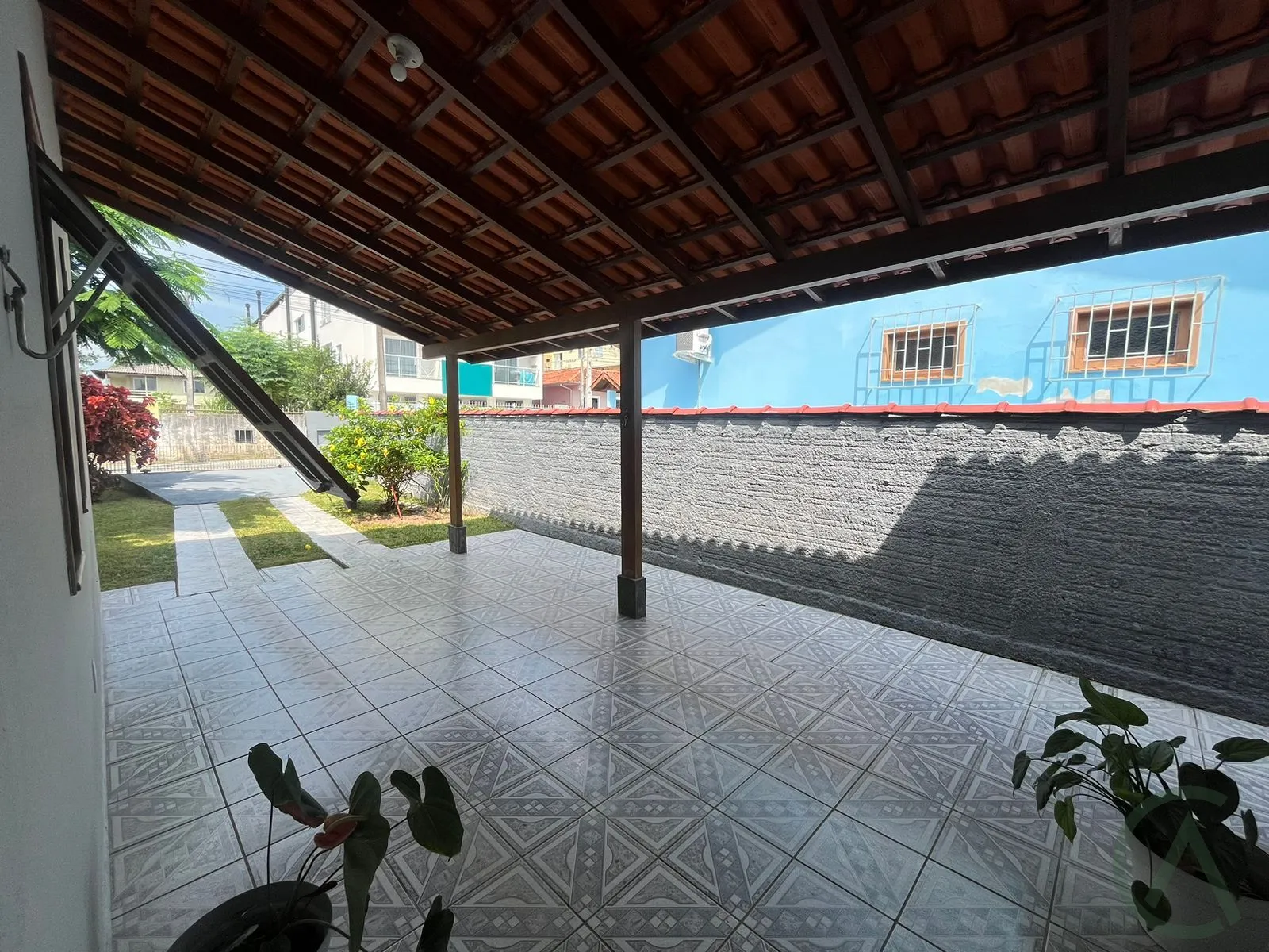 Casa com 4 Dormitórios à venda, 144 m² por R$ 650.000,00 Casa com 4 Dormitórios à venda, 144 m² por R$ 650.000,00