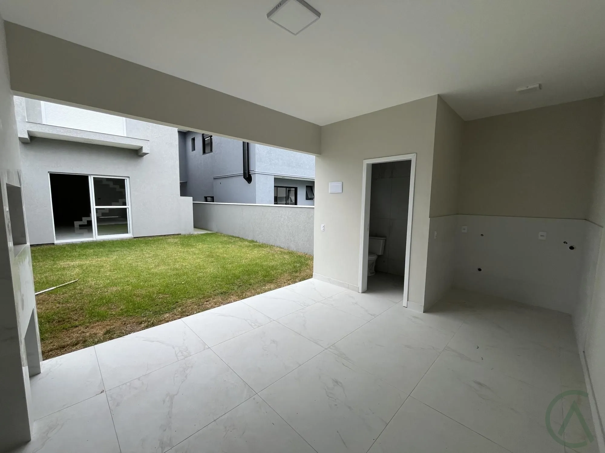 Casa com 3 Dormitórios à venda, 170 m² por R$ 1.200.000,00 Casa com 3 Dormitórios à venda, 170 m² por R$ 1.200.000,00