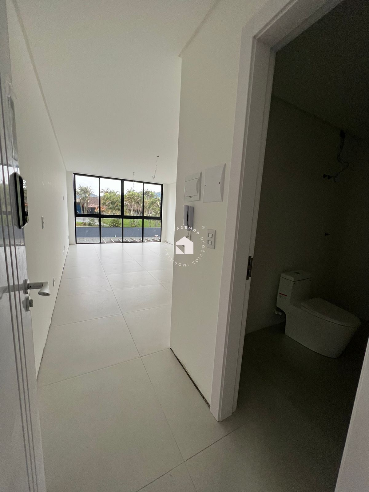 Apartamento à venda com 1 quarto, 32m² - Foto 2