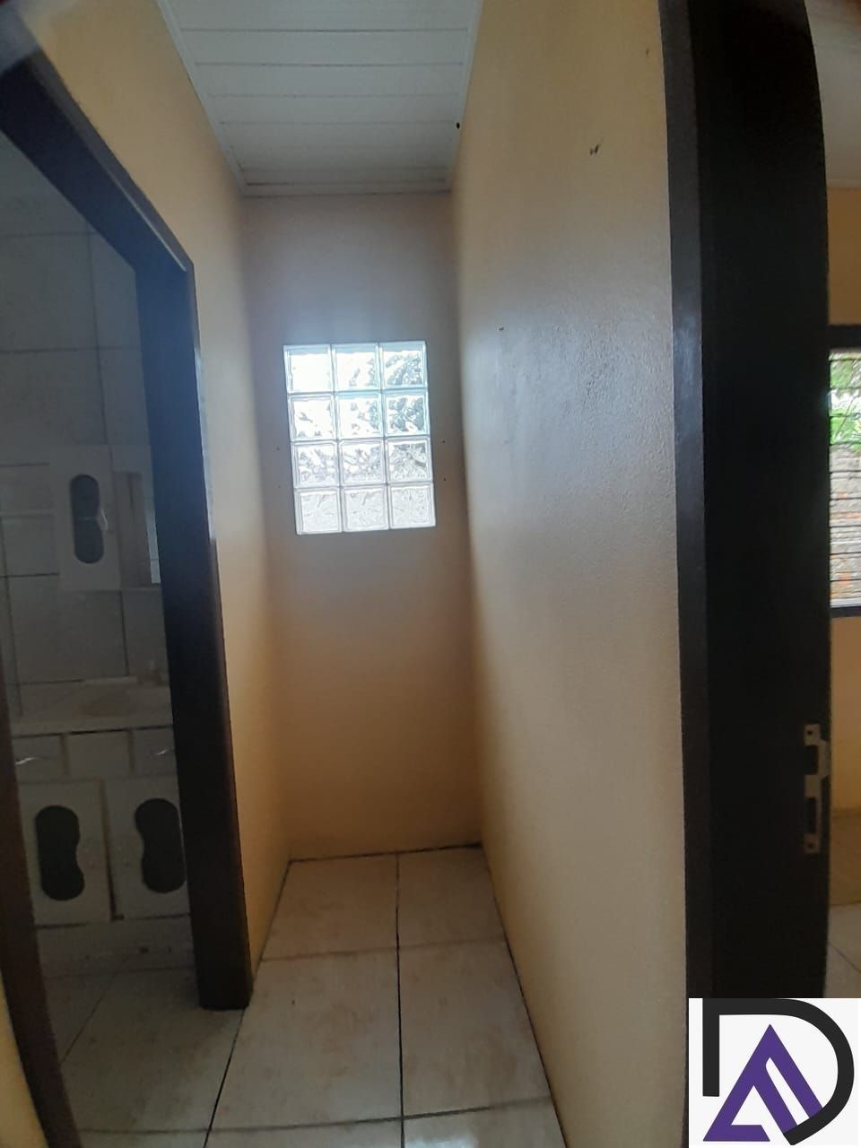 Casa à venda com 2 quartos, 80m² - Foto 4