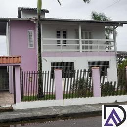 Sobrado à venda com 4 quartos, 200m² - Foto 1