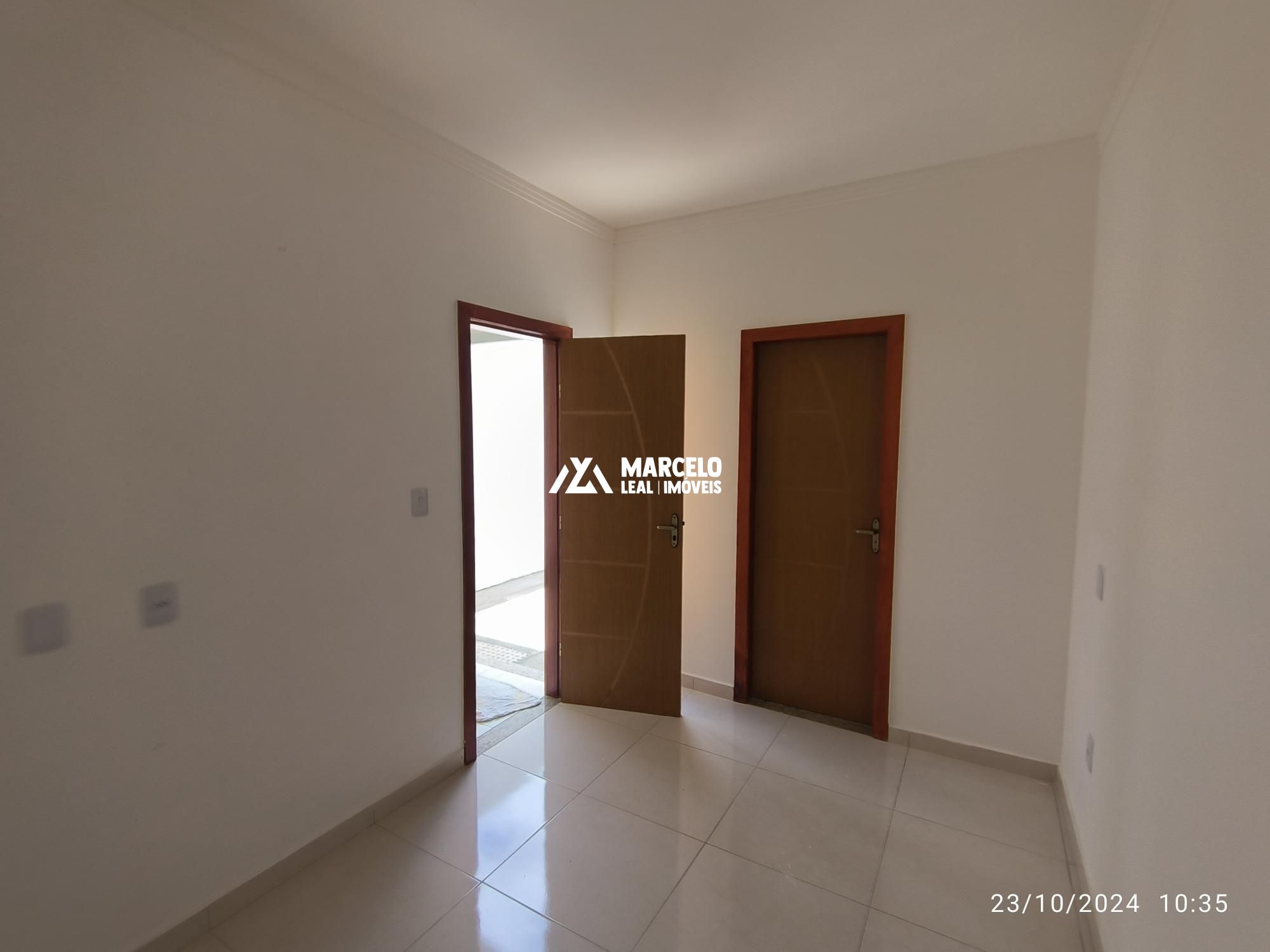 Casa à venda com 3 quartos, 70m² - Foto 14