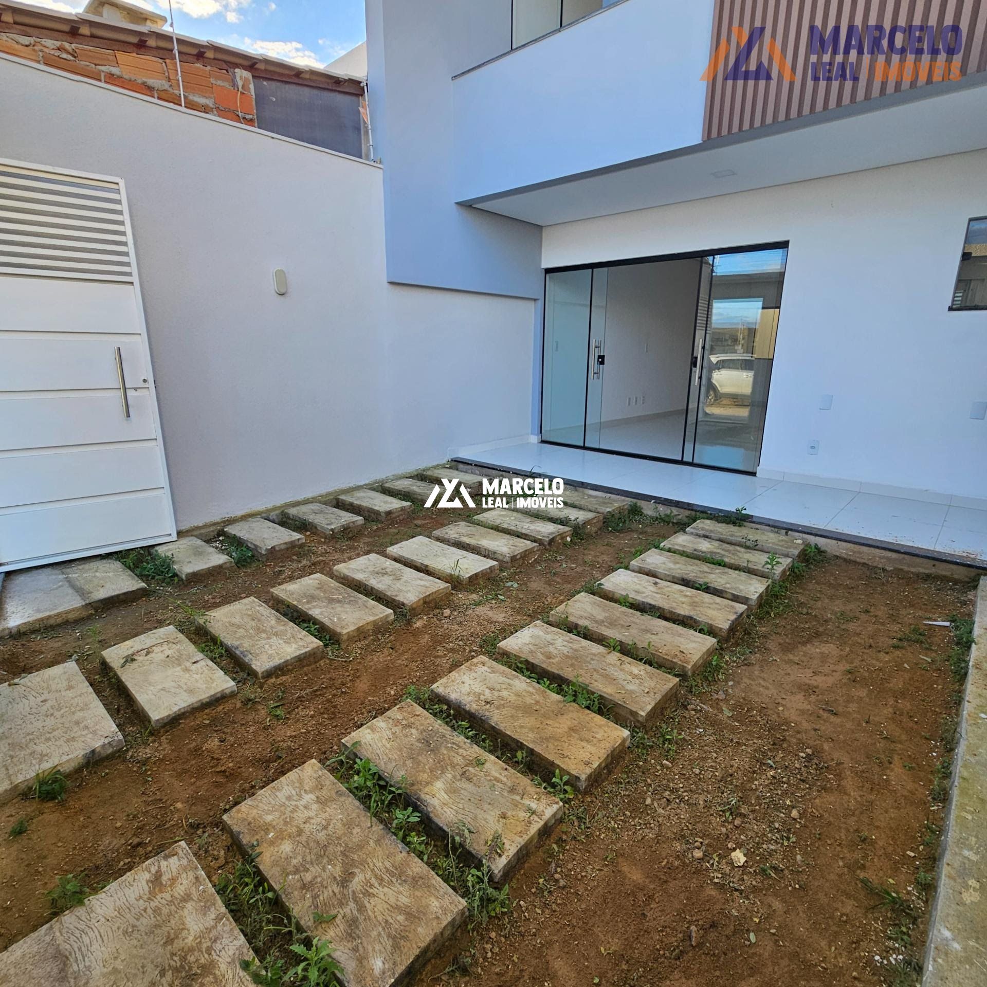 Casa à venda com 3 quartos, 150m² - Foto 2