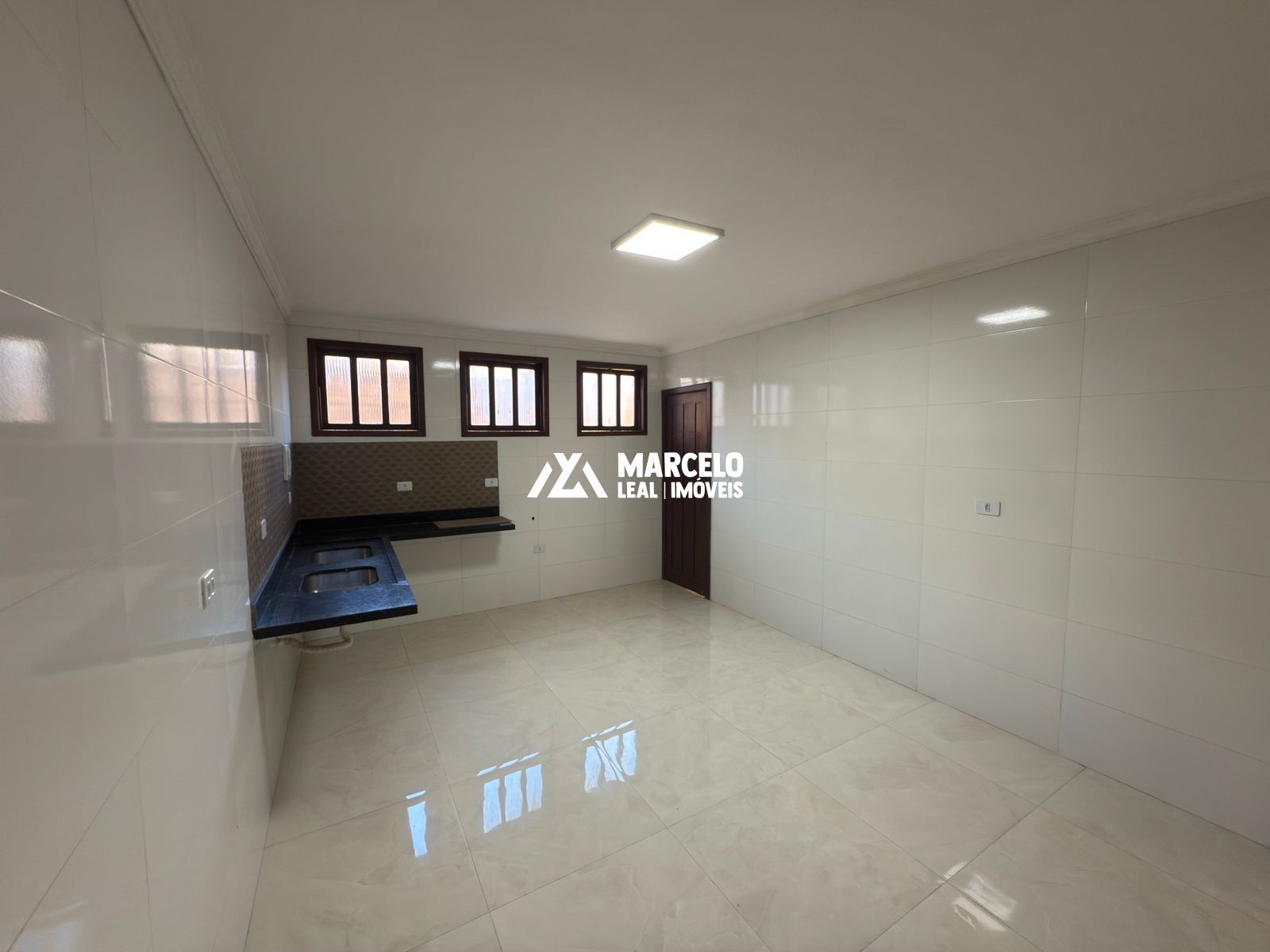 Casa para alugar com 2 quartos, 145m² - Foto 11