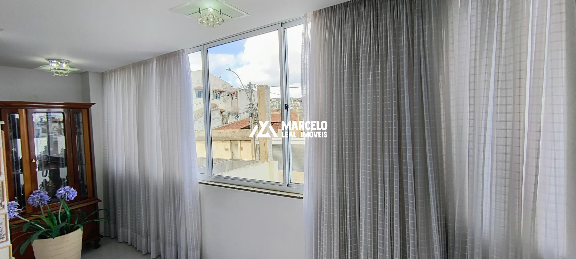 Apartamento à venda com 6 quartos, 221m² - Foto 3