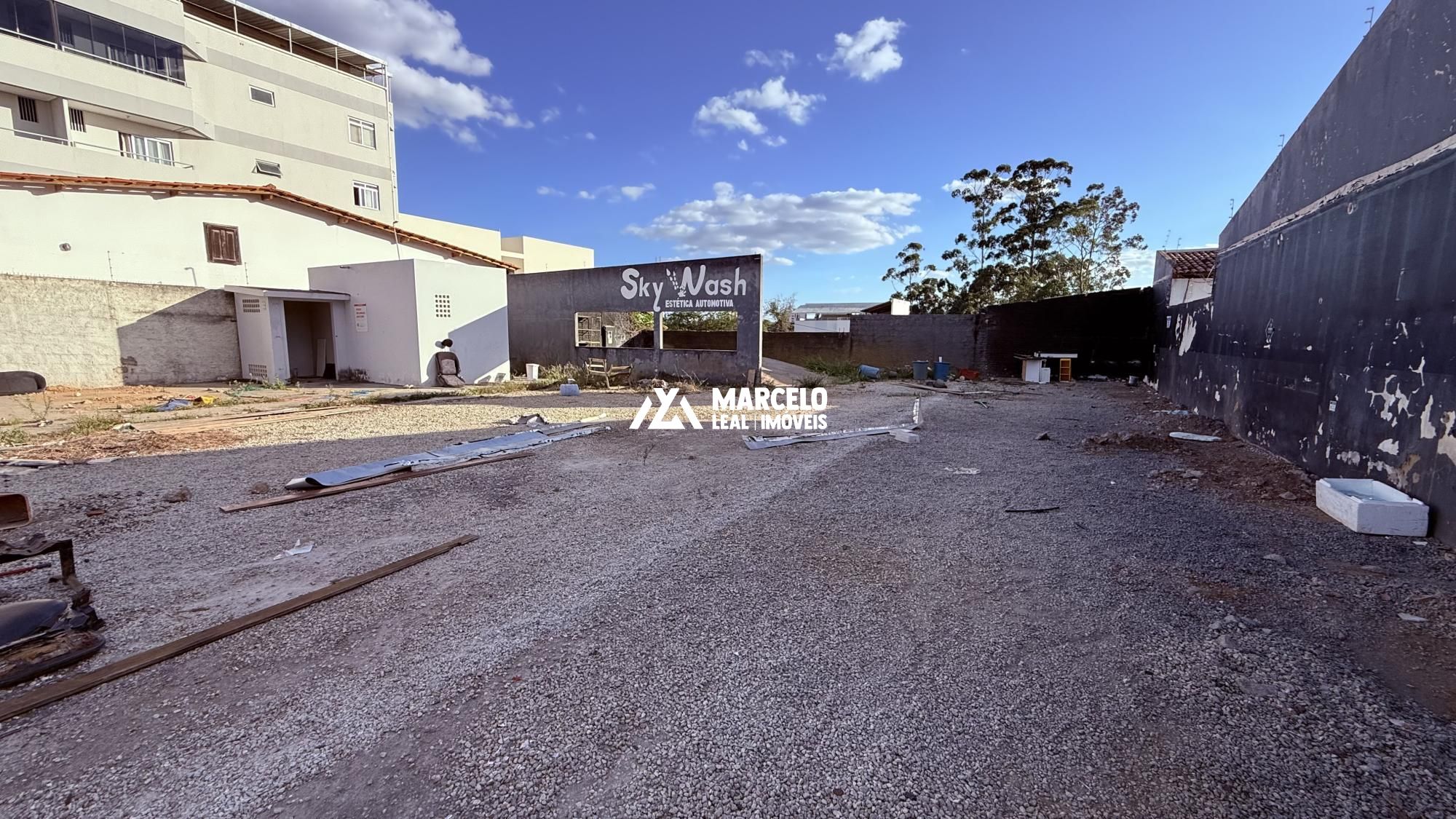 Loteamento e Condomínio, 600 m² - Foto 1