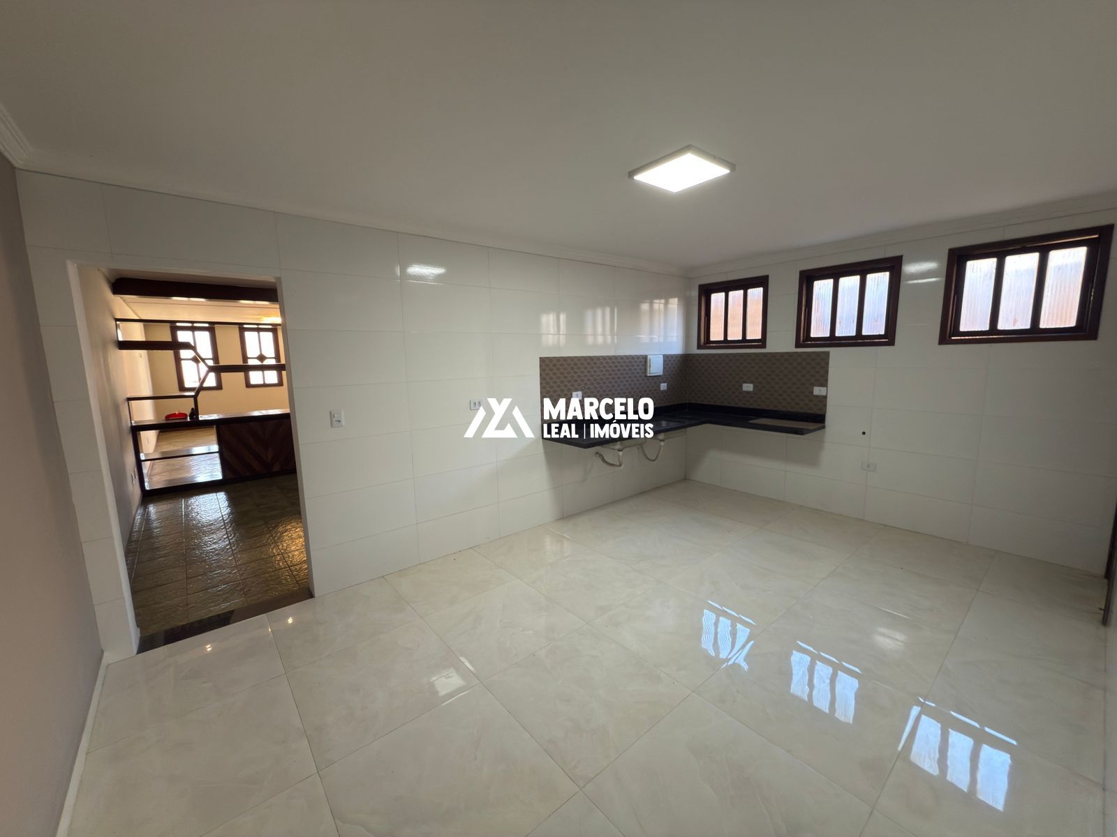 Casa para alugar com 2 quartos, 145m² - Foto 12