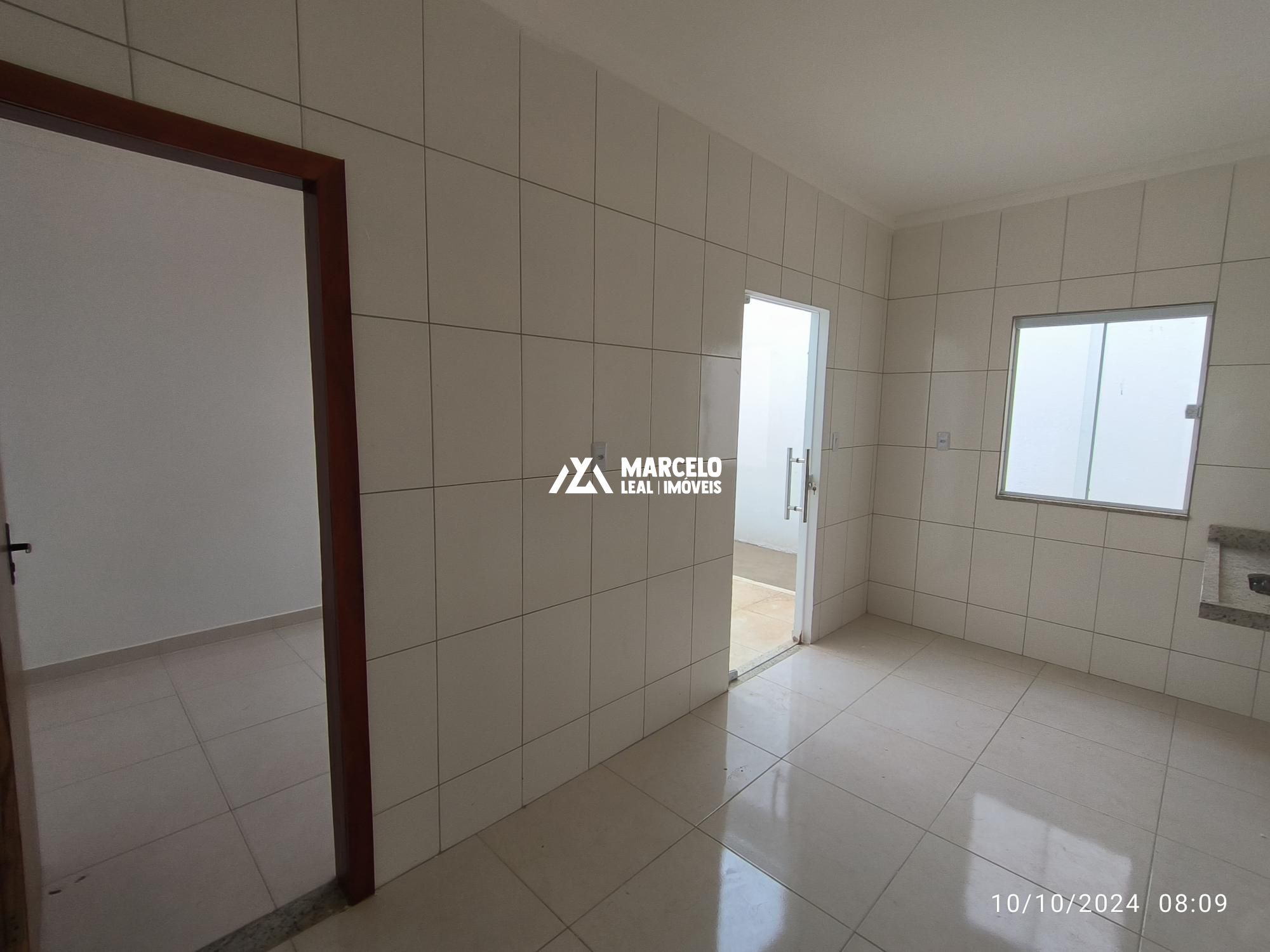 Casa à venda com 3 quartos, 70m² - Foto 8