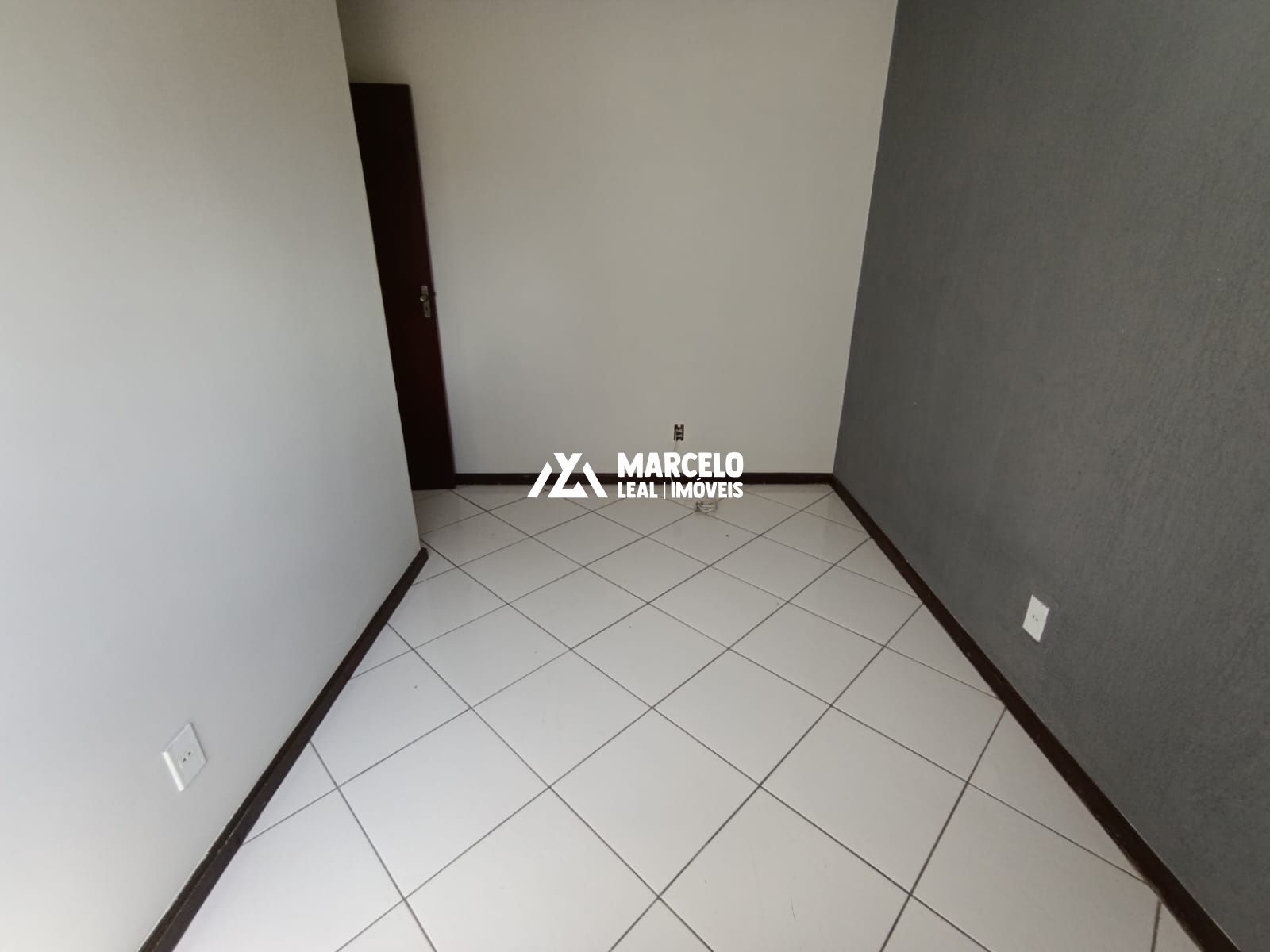 Apartamento à venda com 2 quartos, 76m² - Foto 11