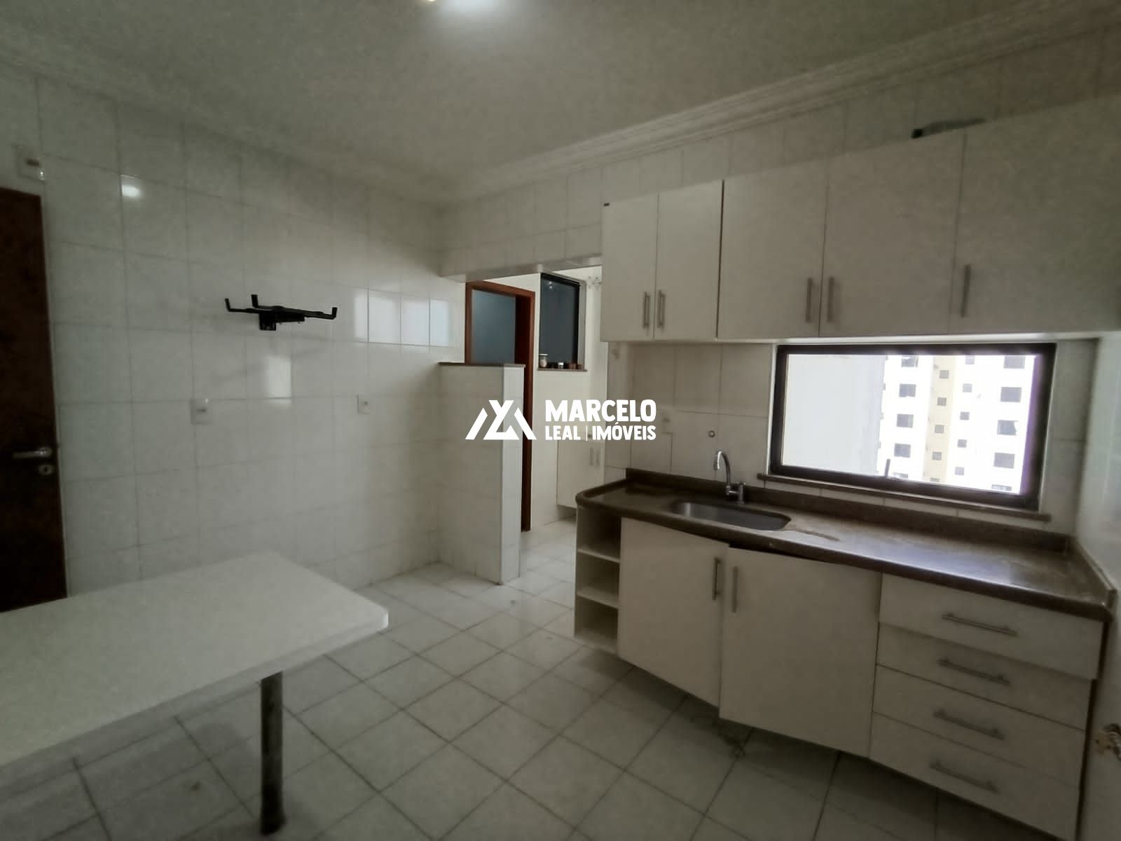 Apartamento à venda com 3 quartos, 105m² - Foto 5