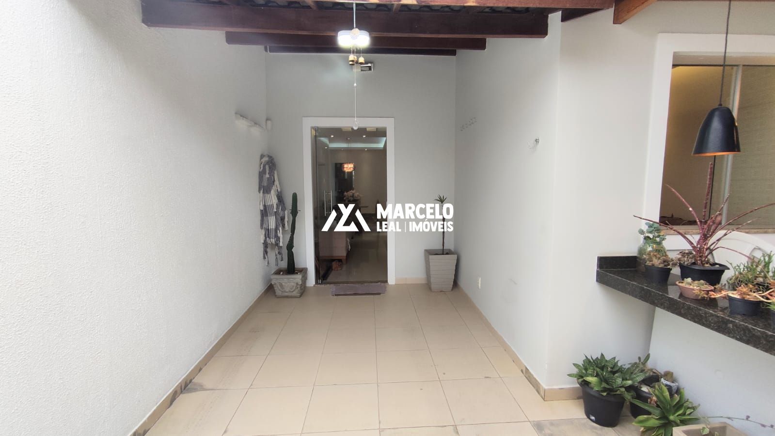 Casa à venda com 3 quartos, 80m² - Foto 4