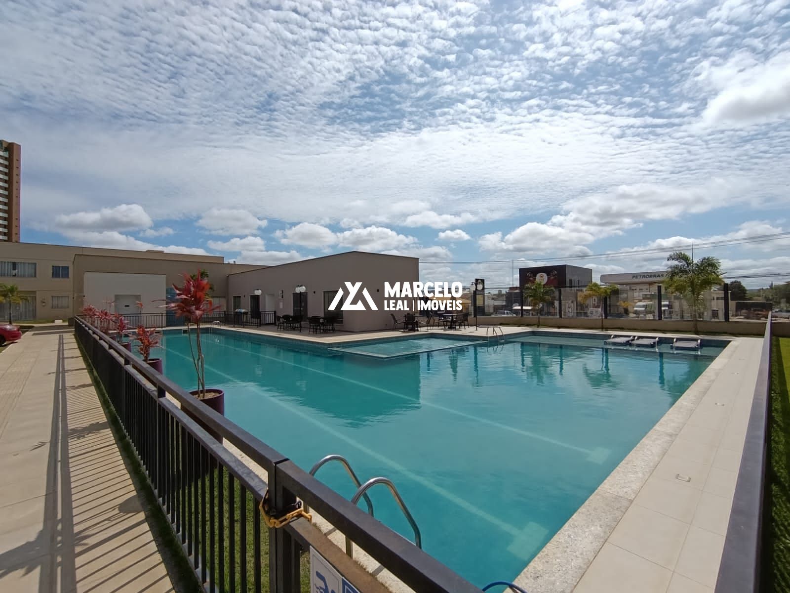 Apartamento para alugar com 2 quartos, 64m² - Foto 2