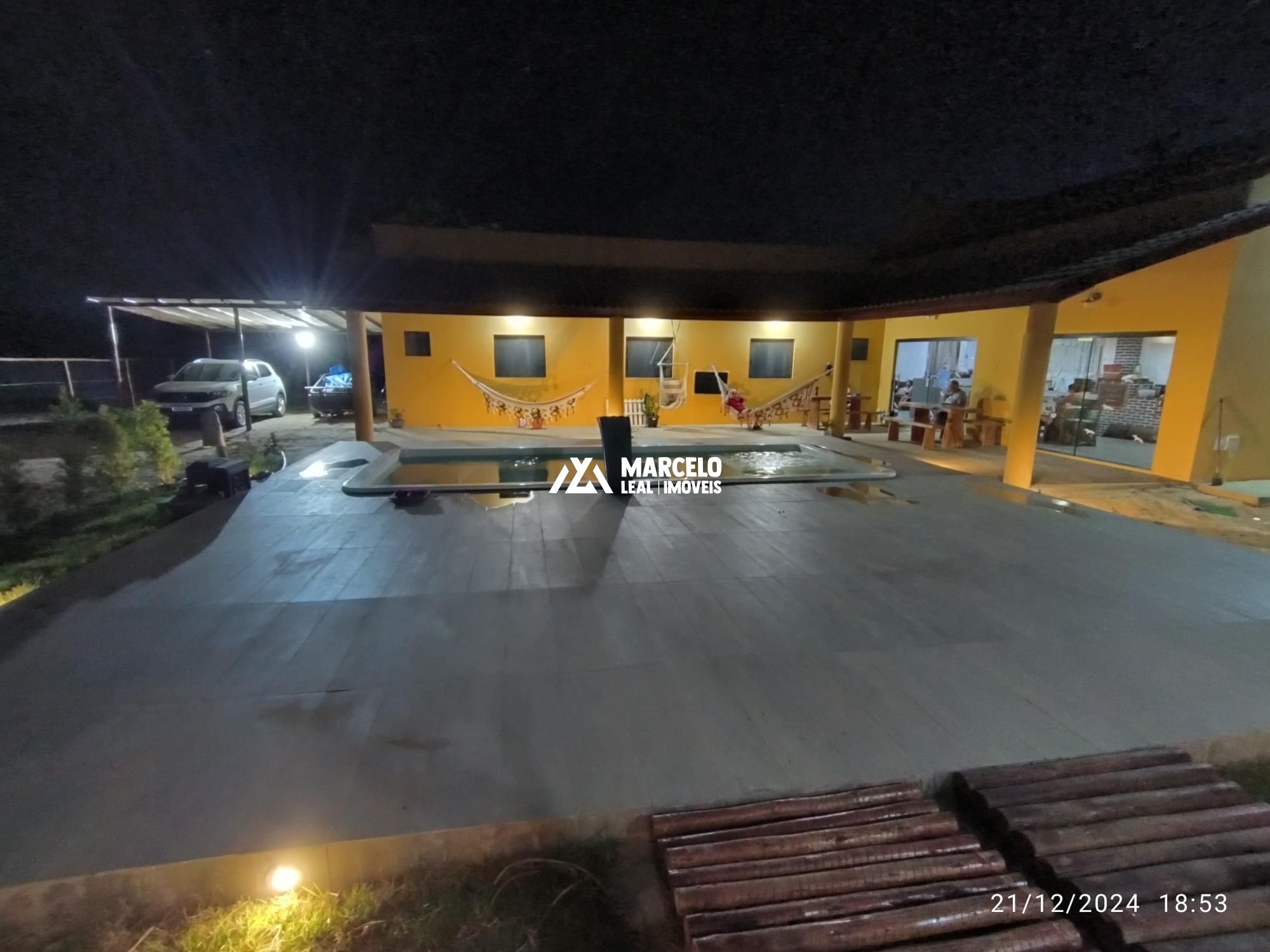 Fazenda à venda com 3 quartos, 160m² - Foto 1