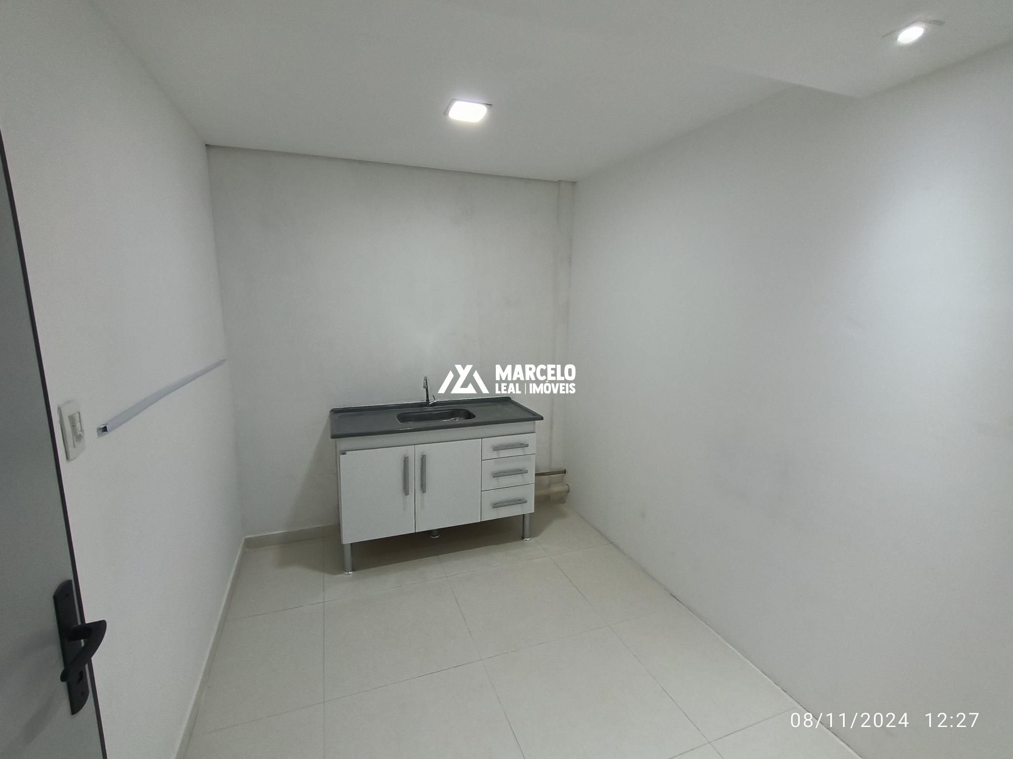 Conjunto Comercial-Sala para alugar com 3 quartos, 140m² - Foto 15