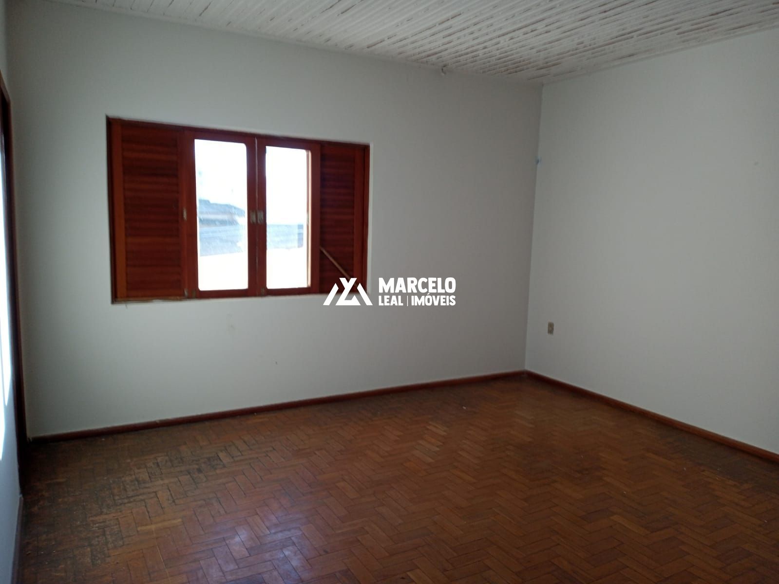 Casa à venda com 3 quartos, 361m² - Foto 11