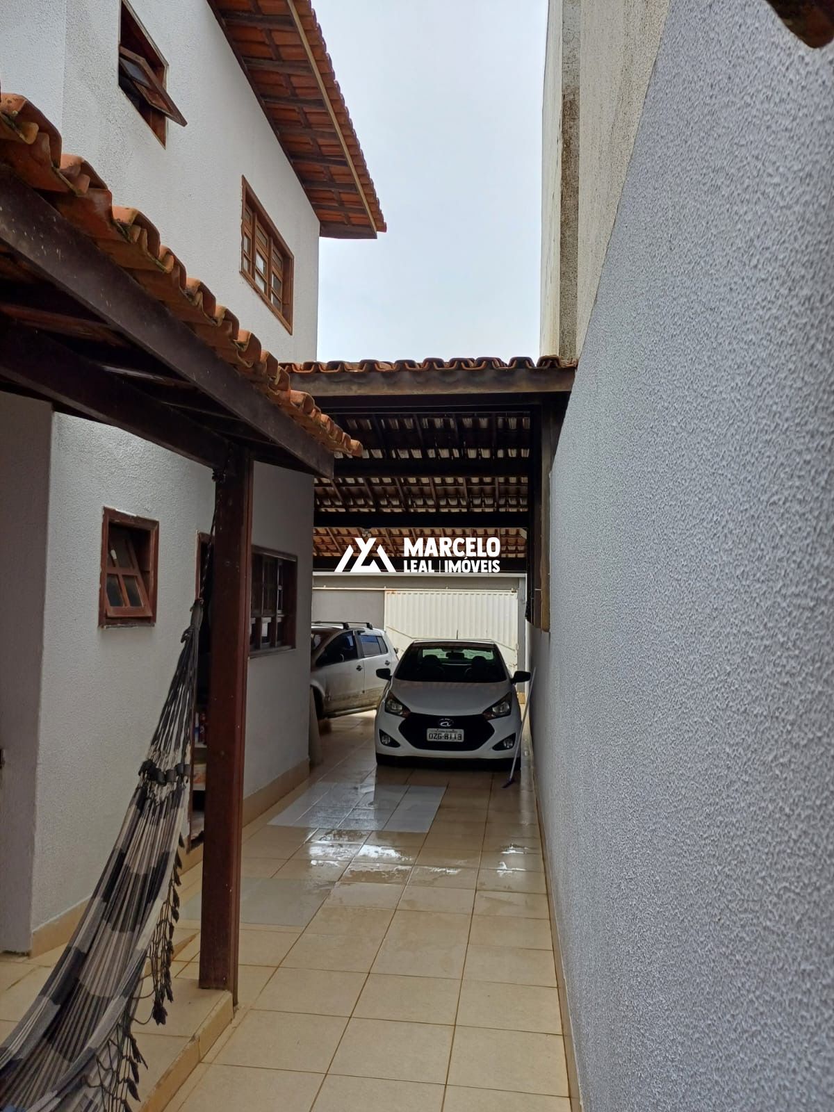 Casa à venda com 5 quartos, 180m² - Foto 1