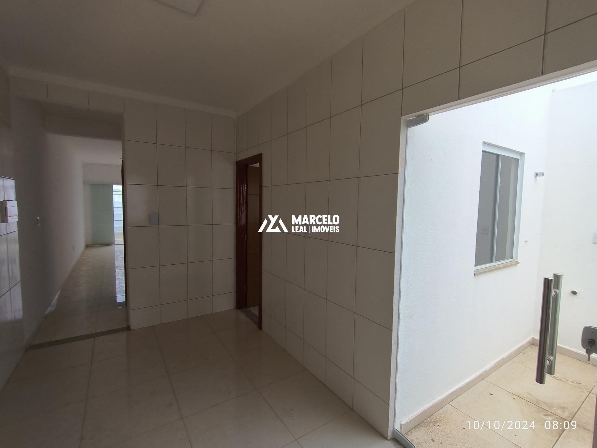 Casa à venda com 3 quartos, 70m² - Foto 11