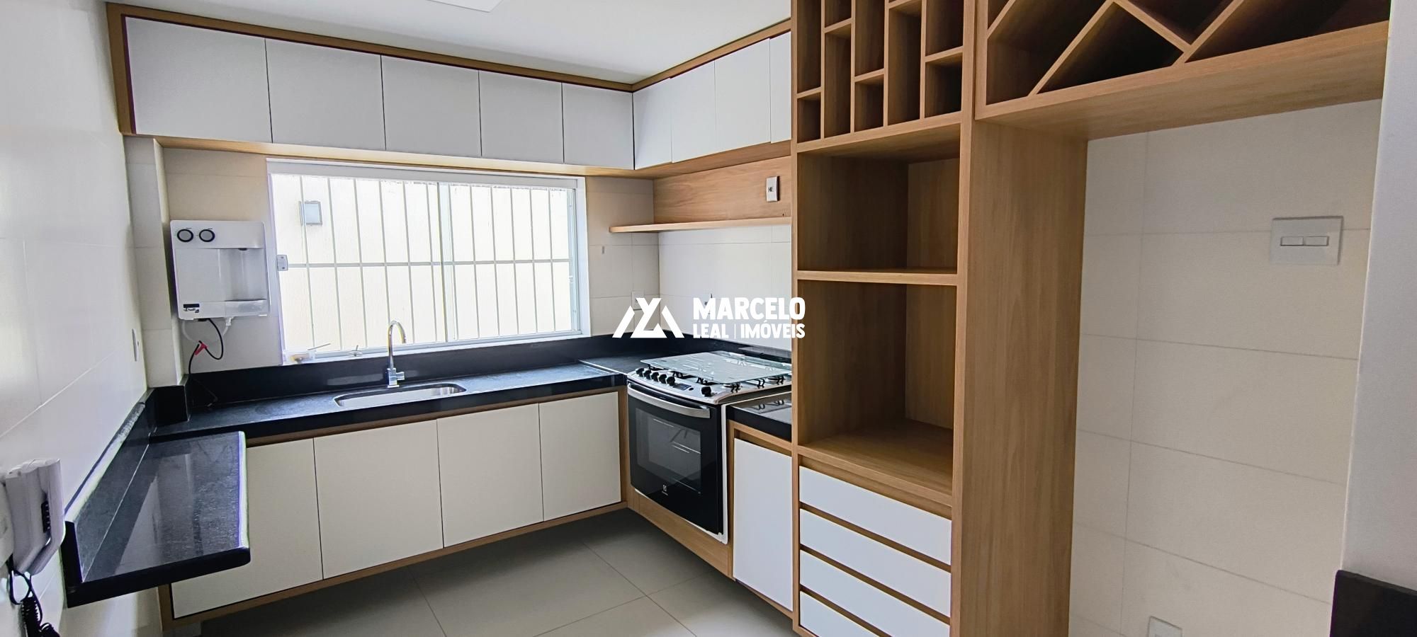 Apartamento à venda com 3 quartos, 175m² - Foto 1