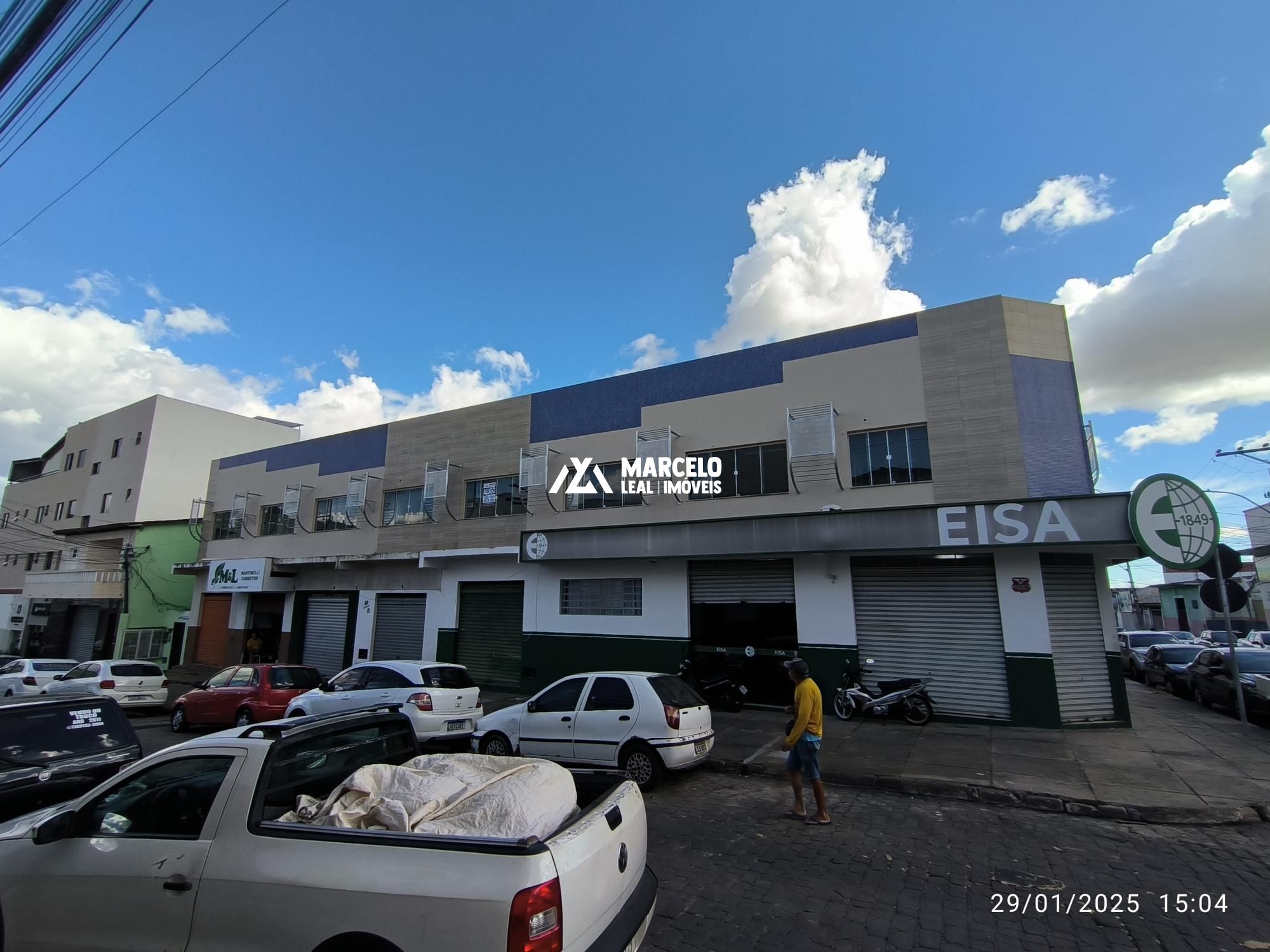 Conjunto Comercial-Sala para alugar com 9 quartos, 297m² - Foto 2