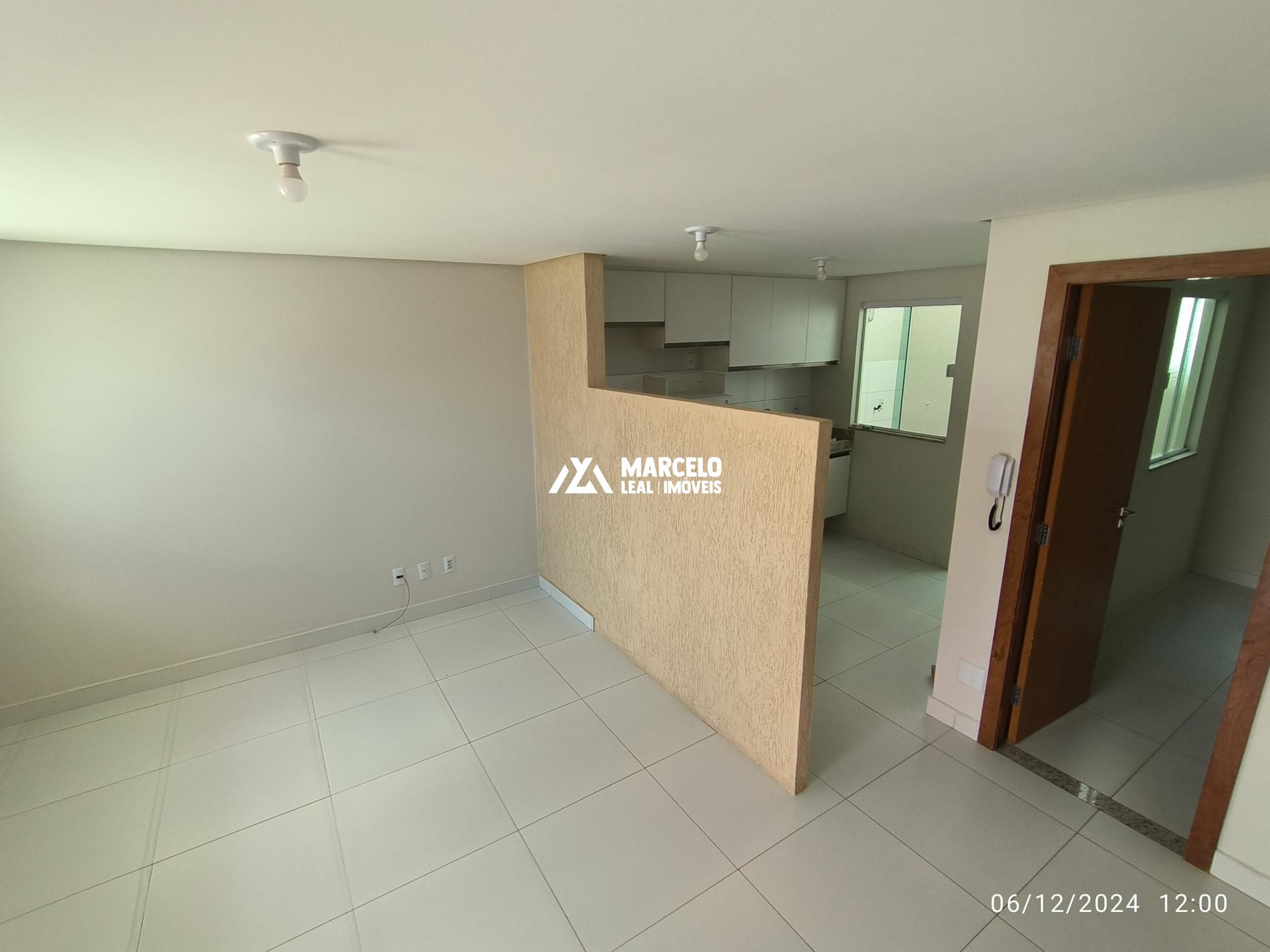 Casa para alugar com 3 quartos, 90m² - Foto 12