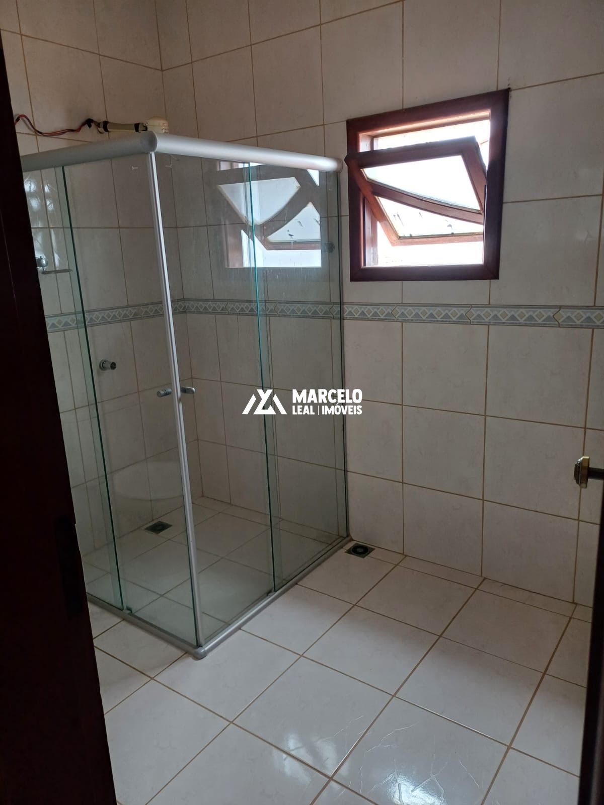 Casa à venda com 5 quartos, 180m² - Foto 11