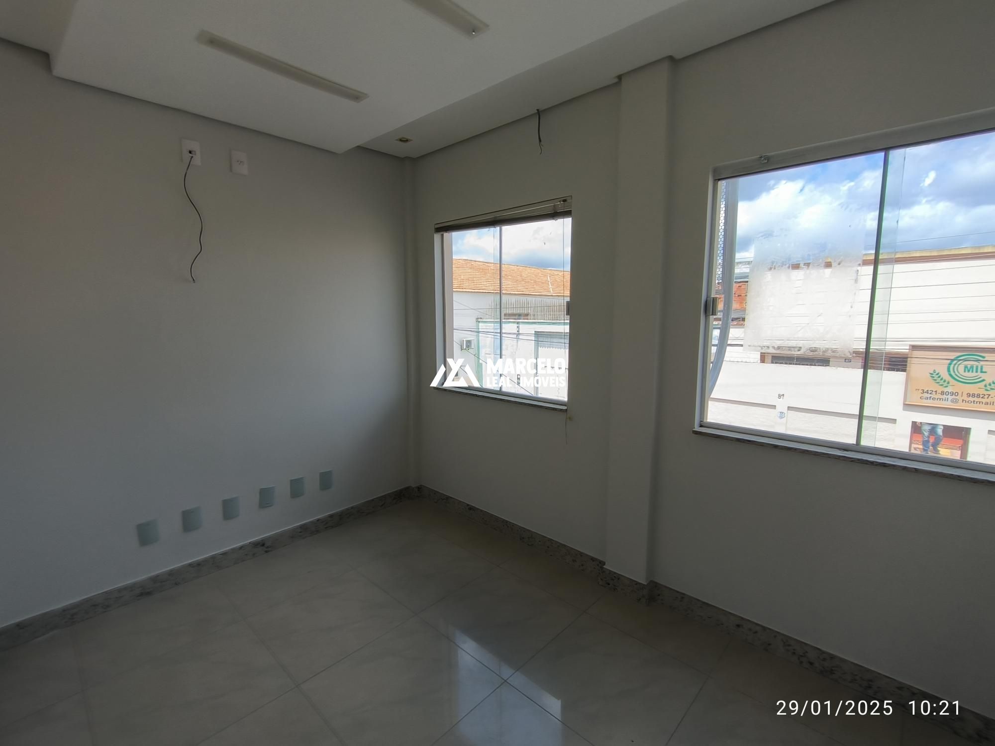 Conjunto Comercial-Sala para alugar com 9 quartos, 297m² - Foto 10