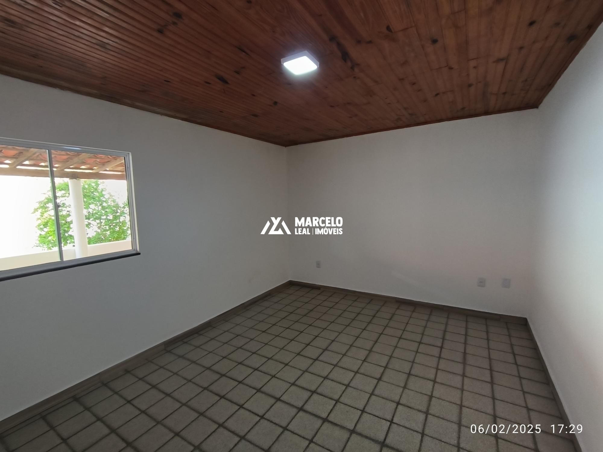 Casa para alugar com 2 quartos, 85m² - Foto 13