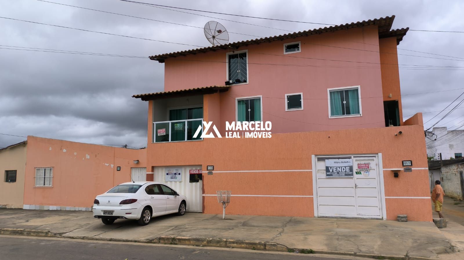 Casa à venda com 4 quartos, 400m² - Foto 1