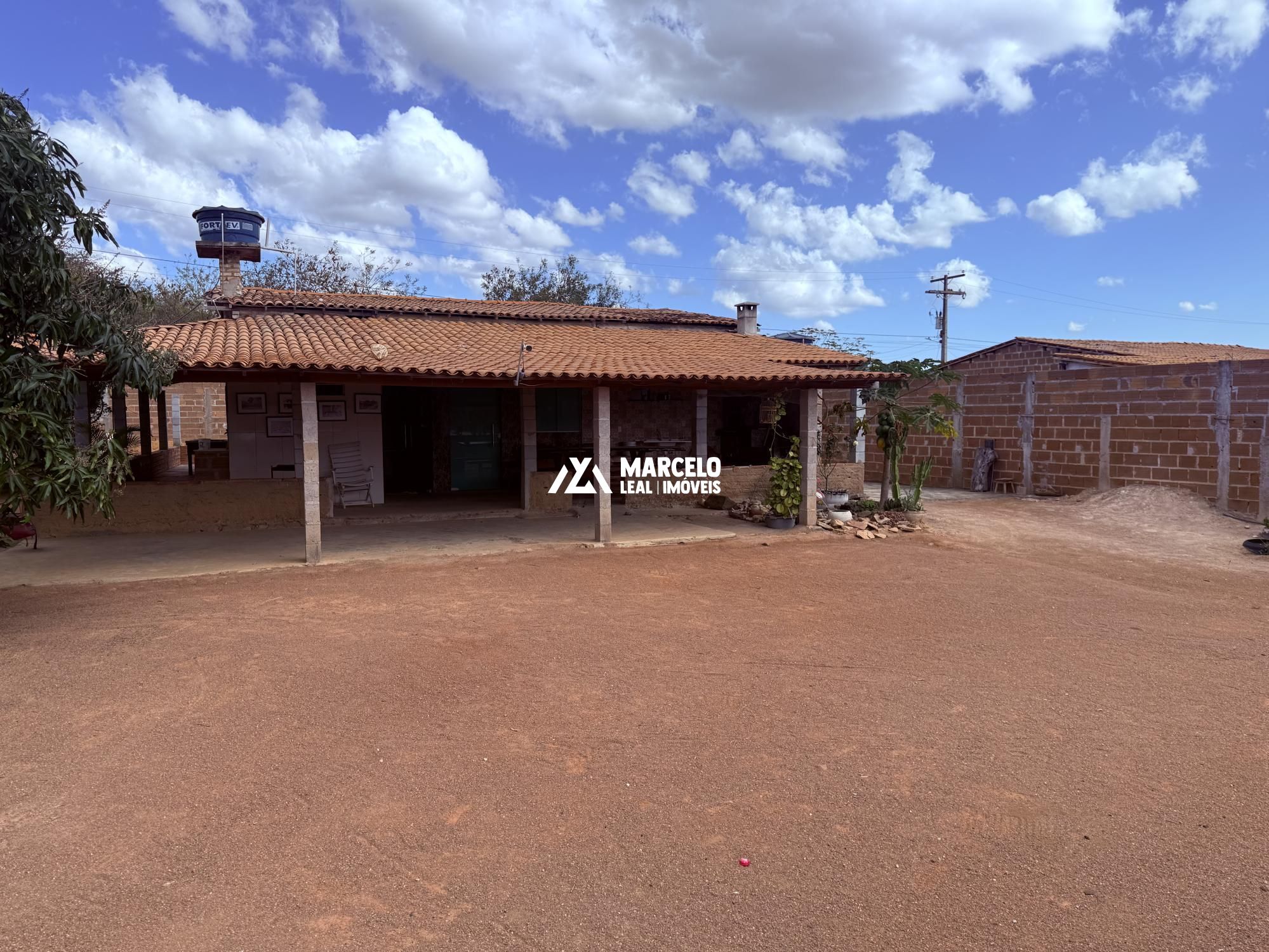 Chácara, 4 quartos, 1000 m² - Foto 1