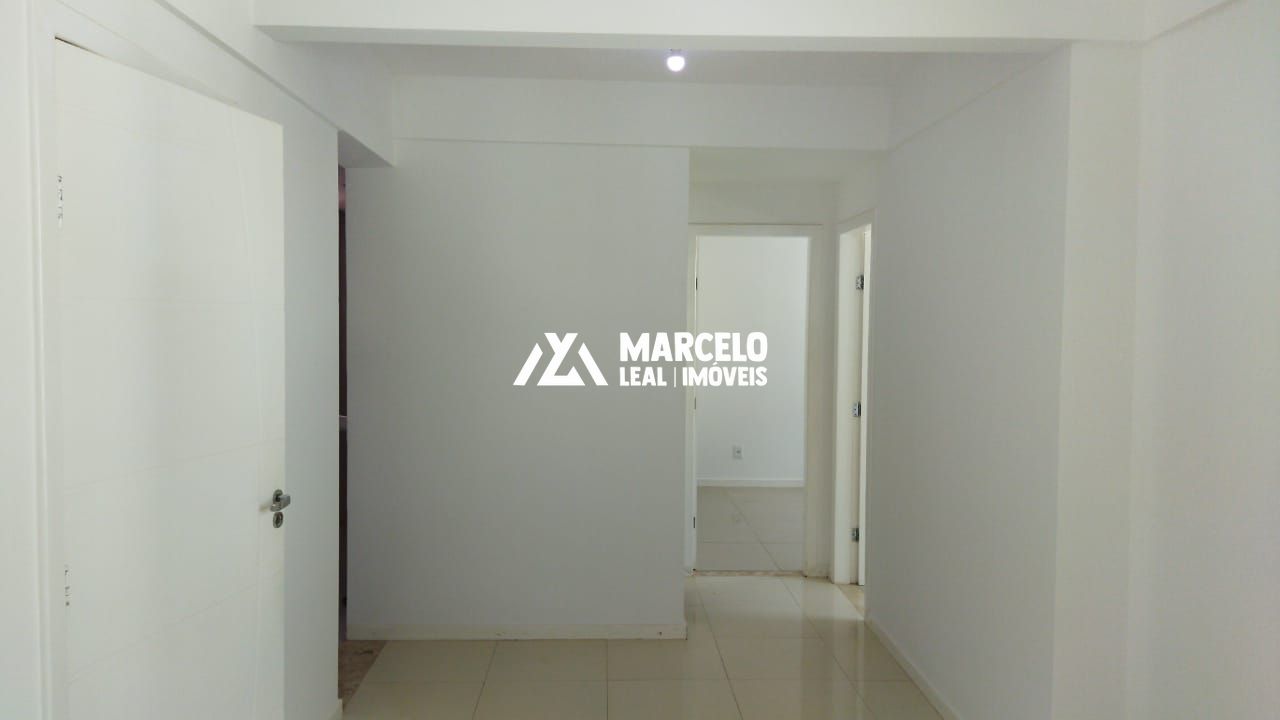 Apartamento à venda com 2 quartos, 68m² - Foto 2