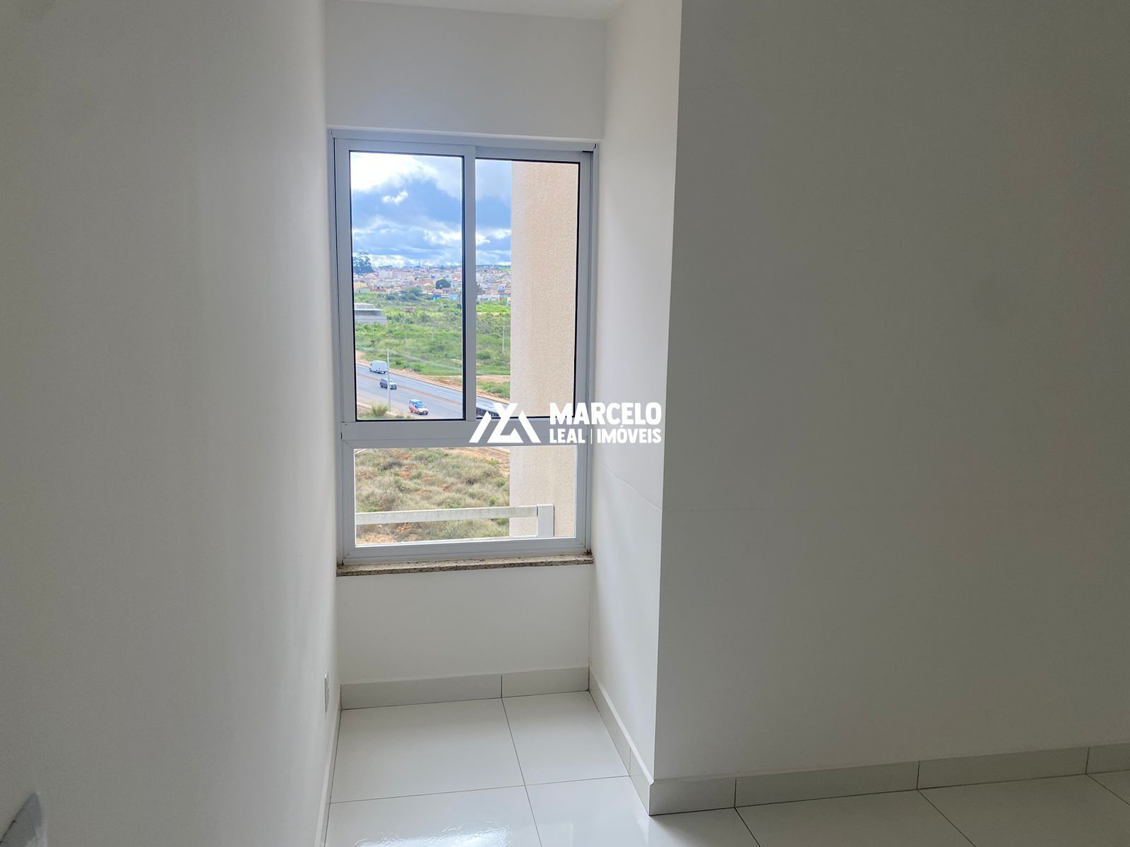 Apartamento à venda com 2 quartos, 43m² - Foto 2
