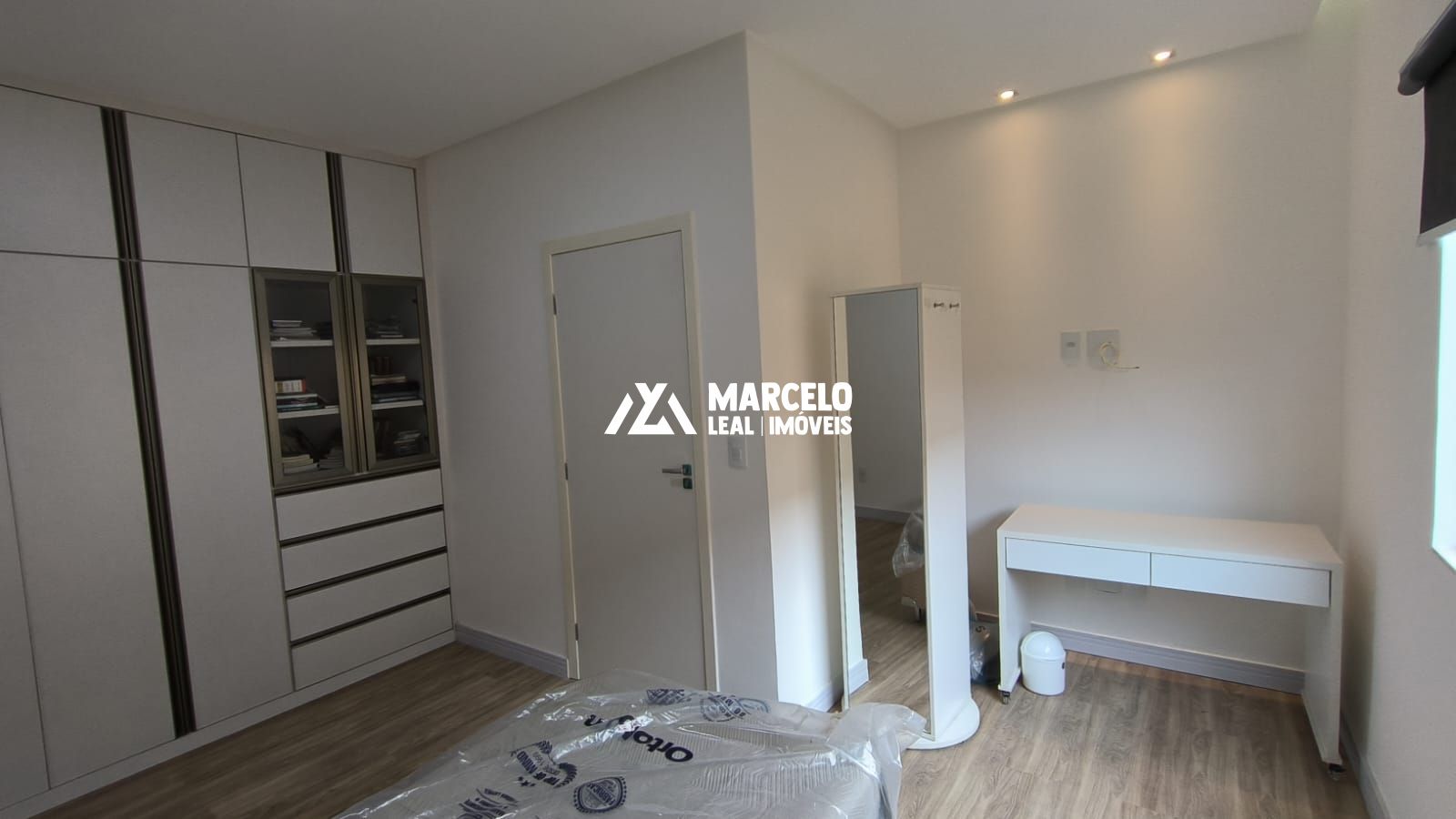 Casa à venda com 3 quartos, 248m² - Foto 16