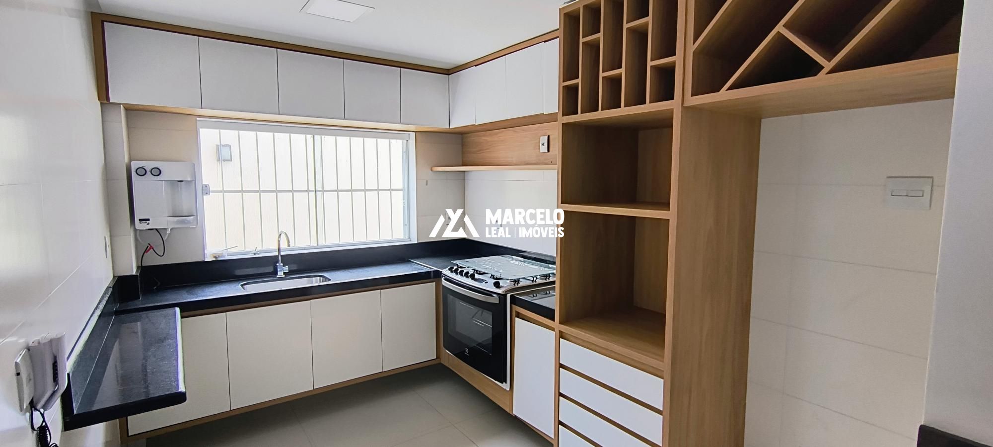 Apartamento à venda com 3 quartos, 175m² - Foto 2