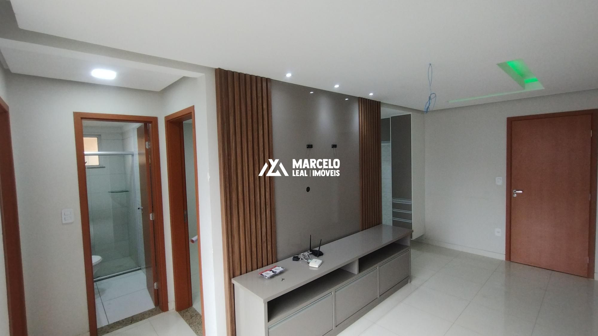 Apartamento à venda com 2 quartos, 46m² - Foto 2