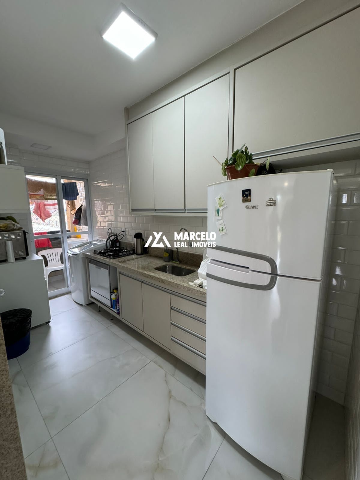 Apartamento à venda com 3 quartos, 74m² - Foto 4