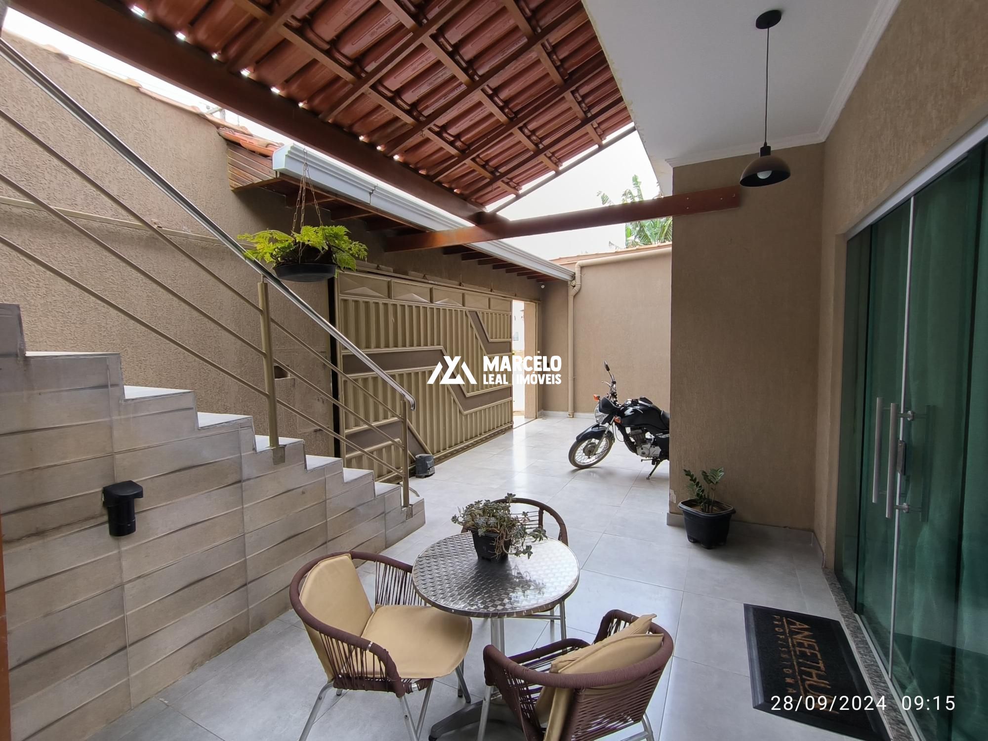 Casa à venda com 3 quartos, 170m² - Foto 1