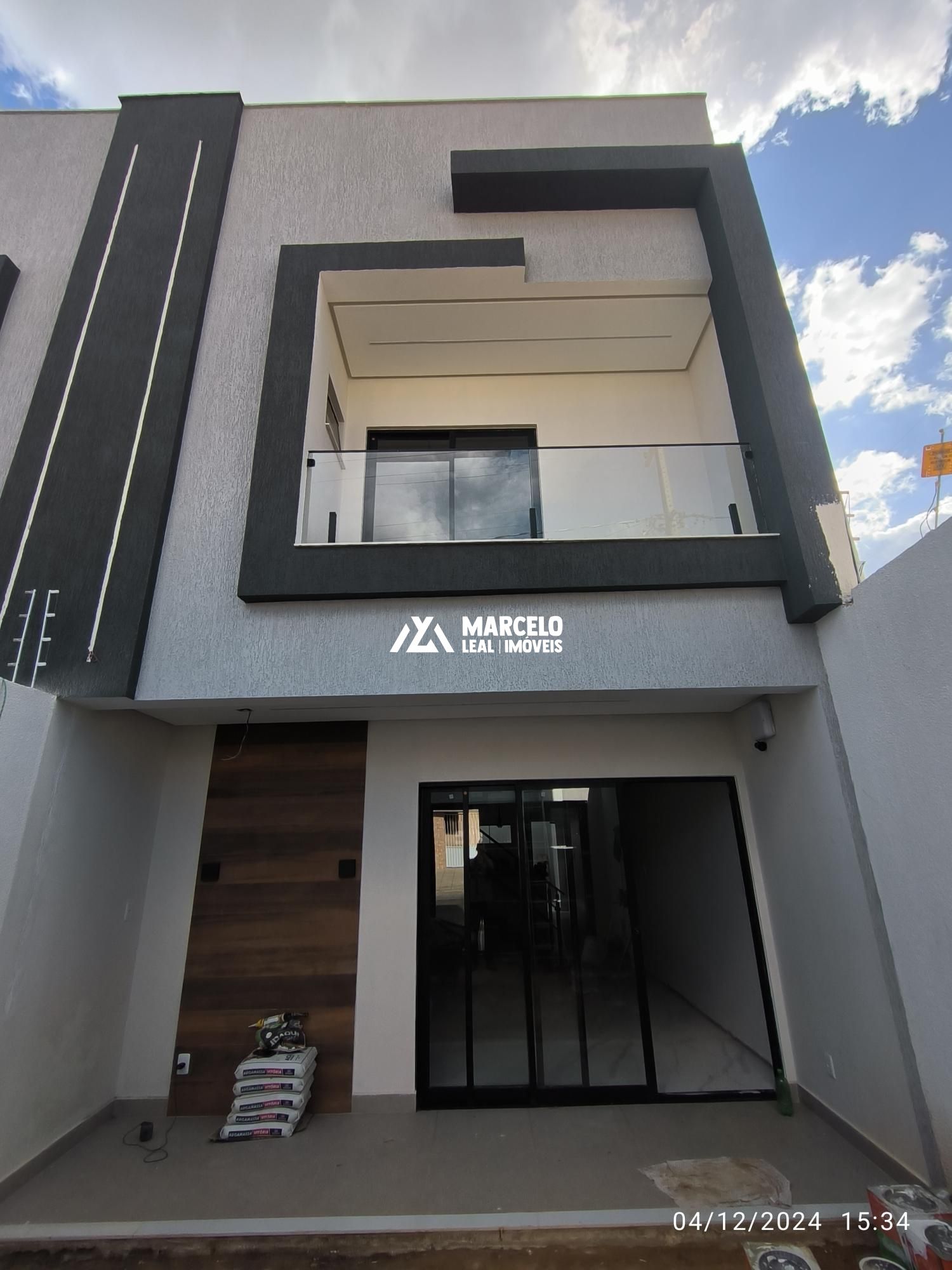 Casa à venda com 3 quartos, 125m² - Foto 2