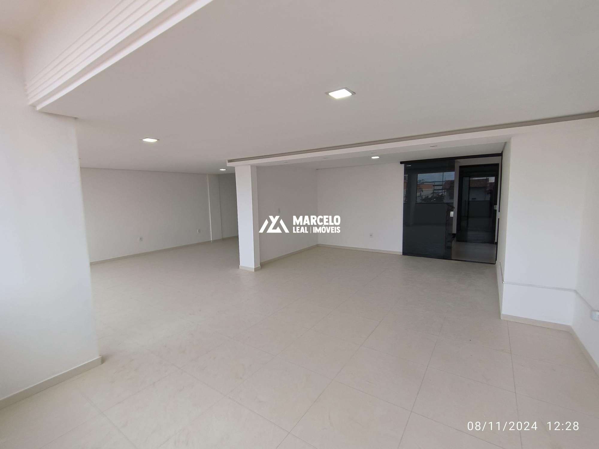 Conjunto Comercial-Sala para alugar com 3 quartos, 140m² - Foto 1