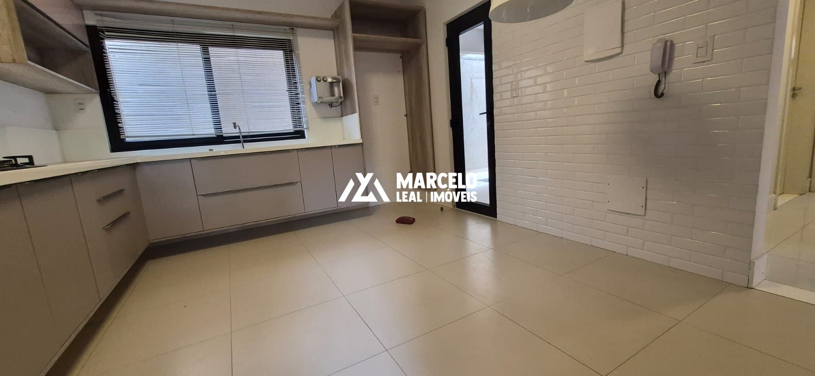 Casa, 3 quartos, 240 m² - Foto 13
