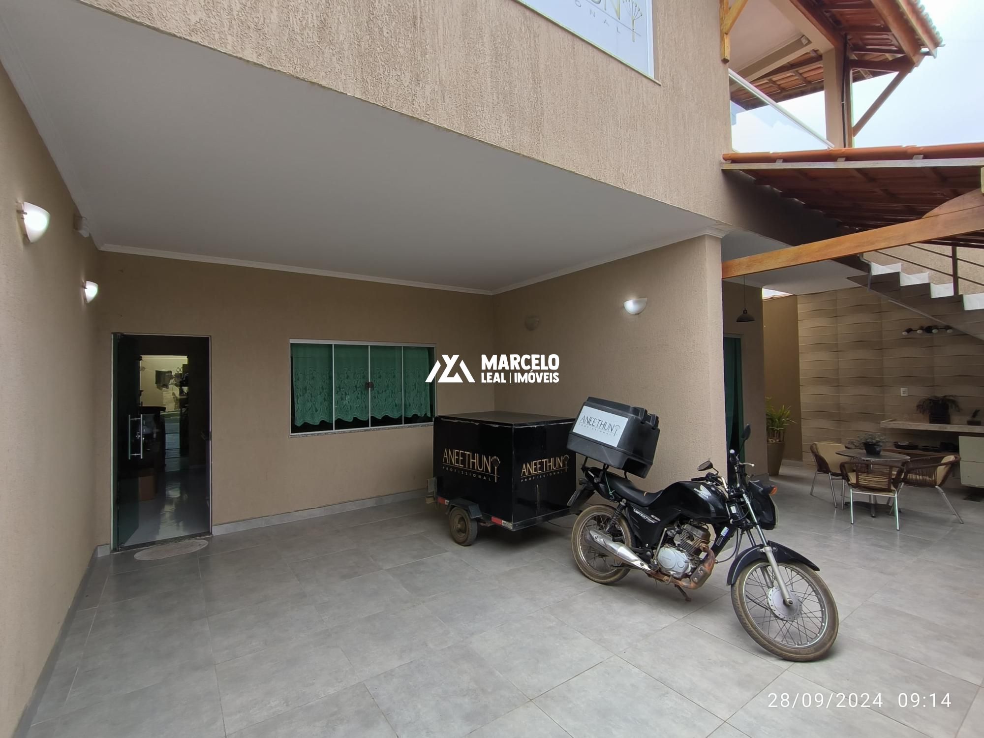 Casa à venda com 3 quartos, 170m² - Foto 2