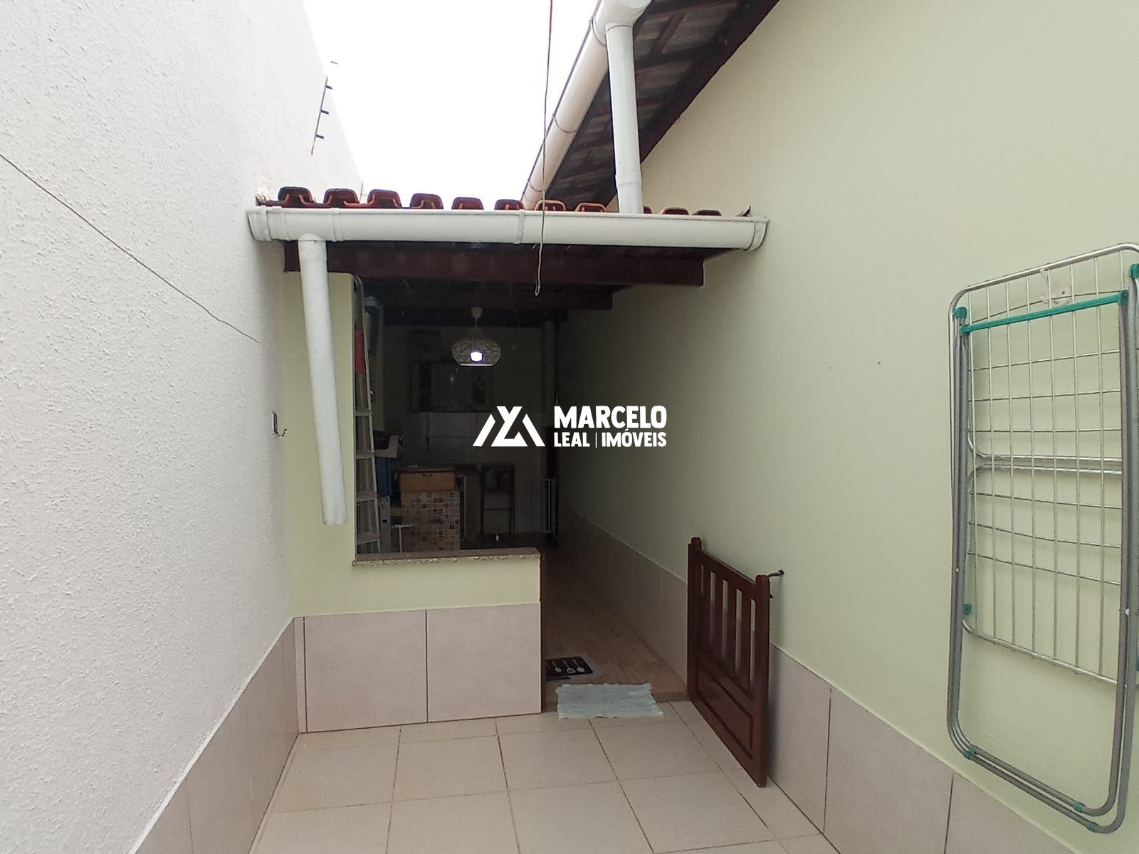 Casa à venda com 3 quartos, 140m² - Foto 4