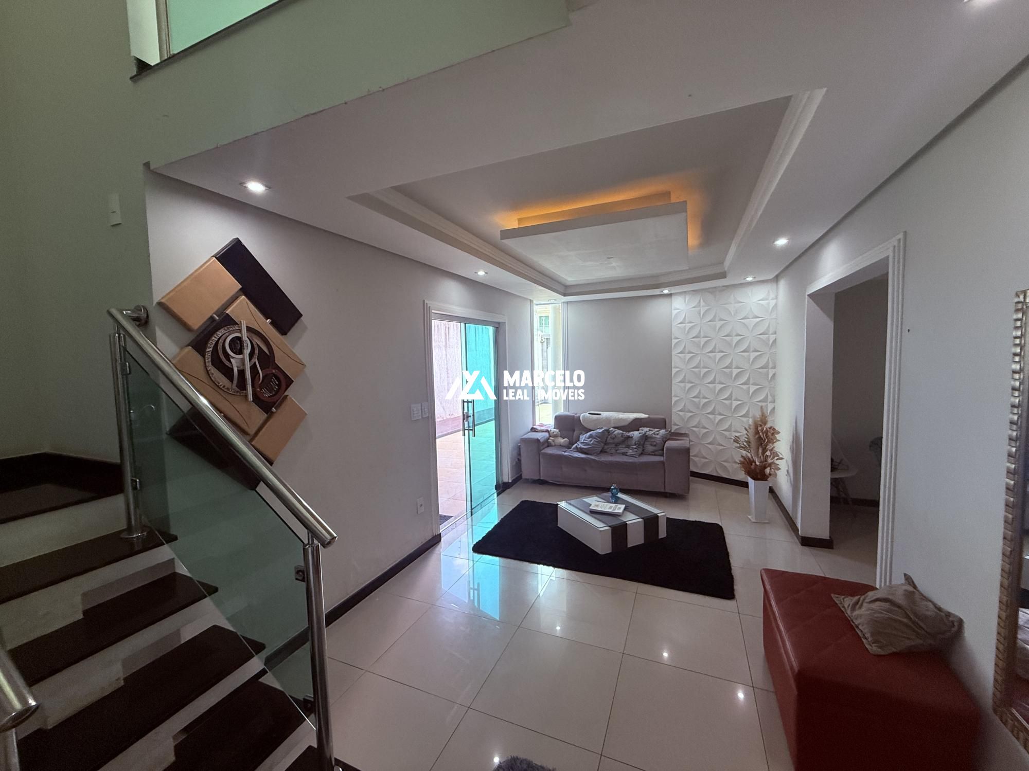 Casa, 5 quartos, 240 m² - Foto 1