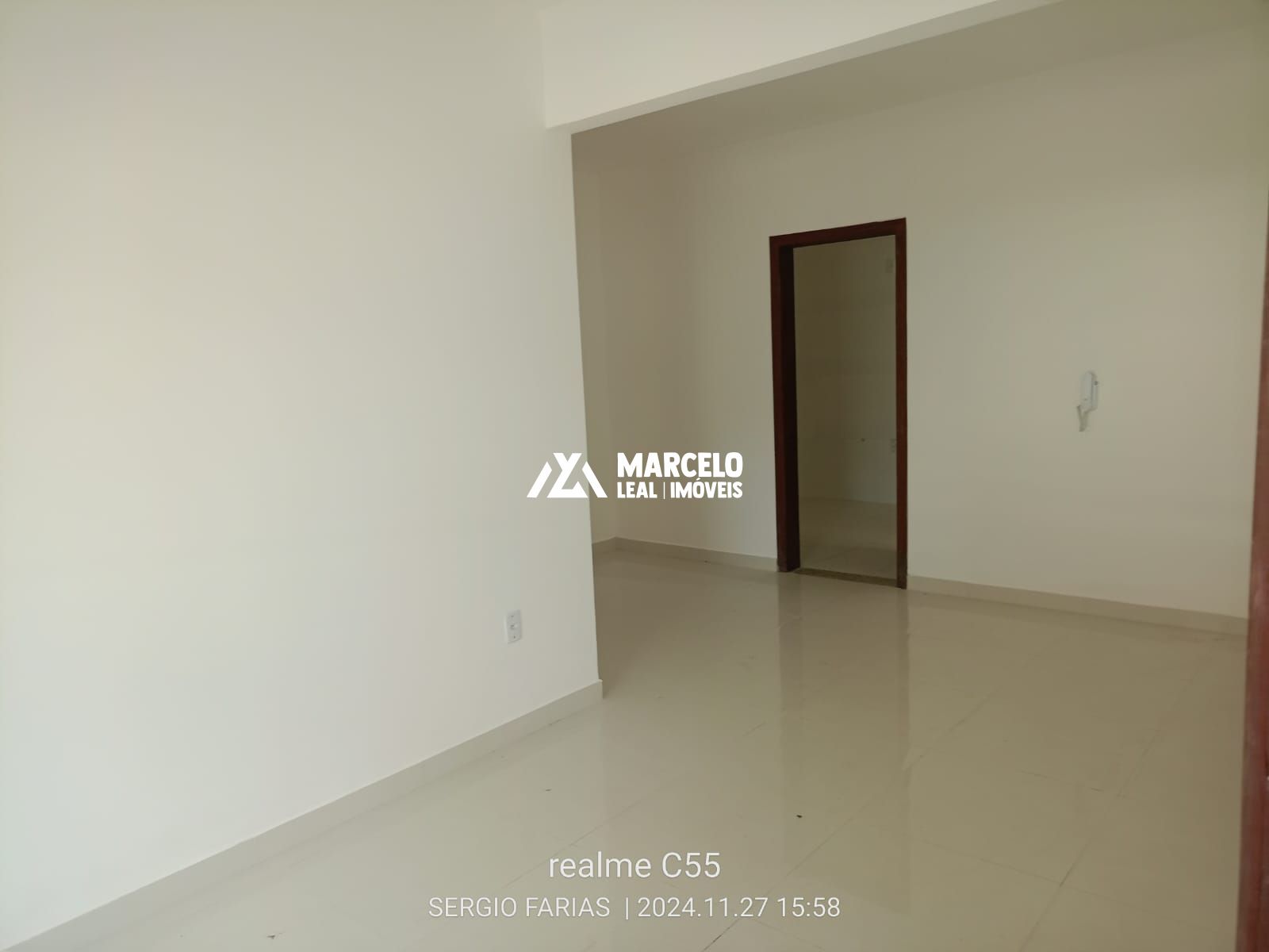 Apartamento à venda com 2 quartos, 62m² - Foto 3