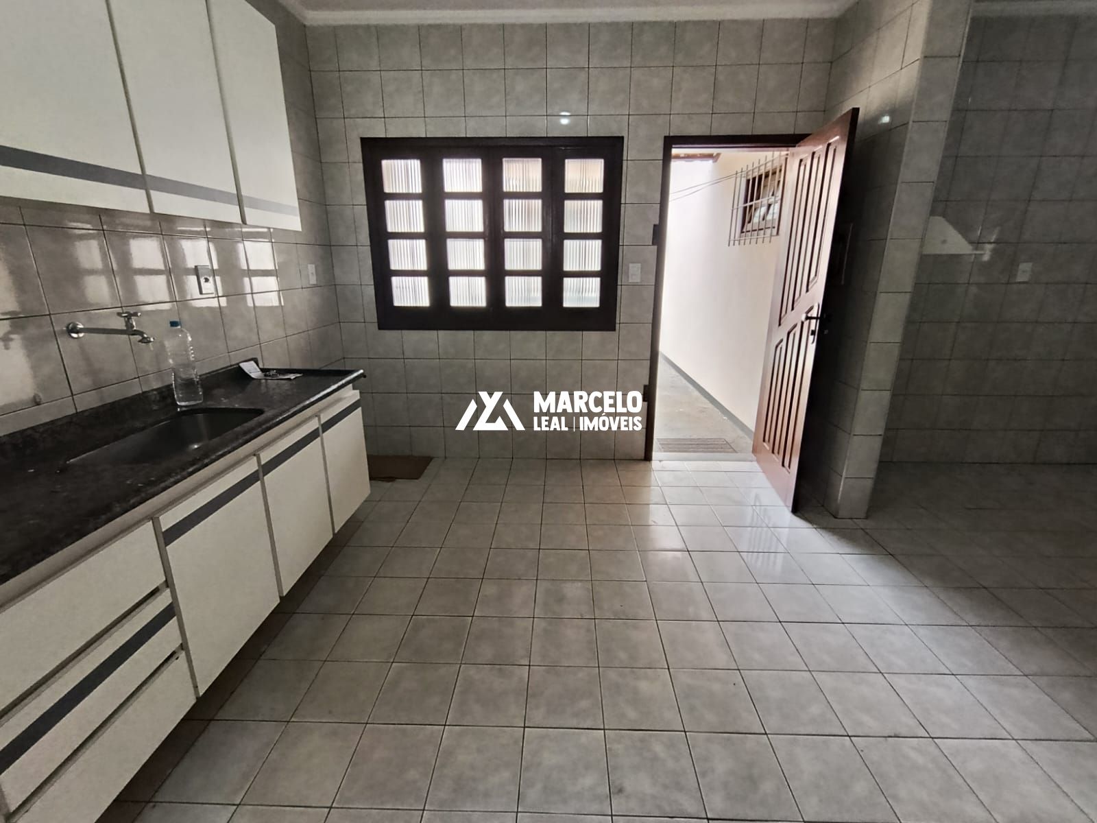 Casa, 4 quartos, 160 m² - Foto 1