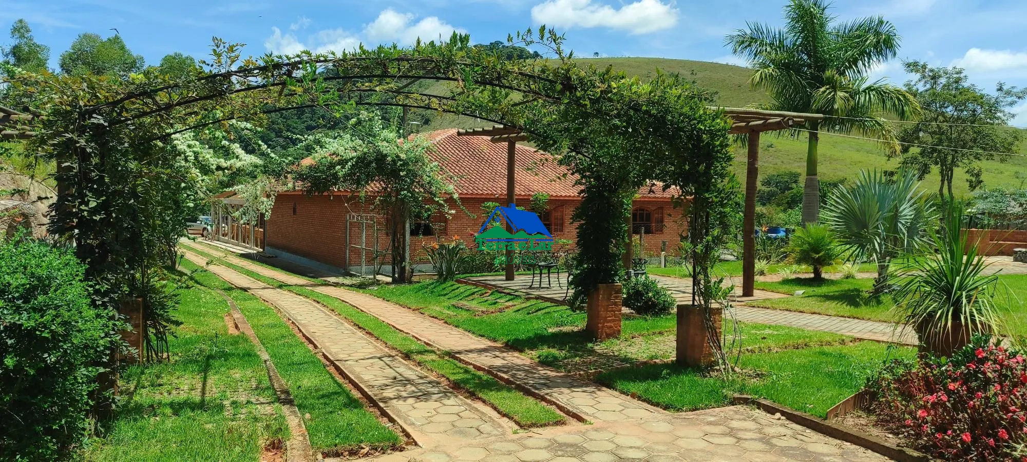Fazenda/sítio/chácara/haras à venda  no Zona Rural - Aiuruoca, MG. Imóveis