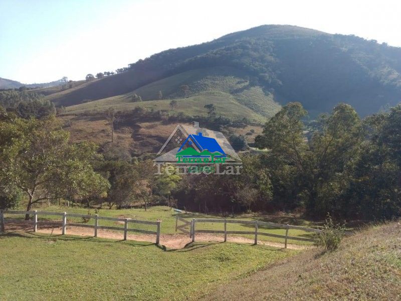 Fazenda/sítio/chácara/haras com 4 Dormitórios à venda, 450 m² por R$ 800.000,00 Fazenda/sítio/chácara/haras com 4 Dormitórios à venda, 450 m² por R$ 800.000,00