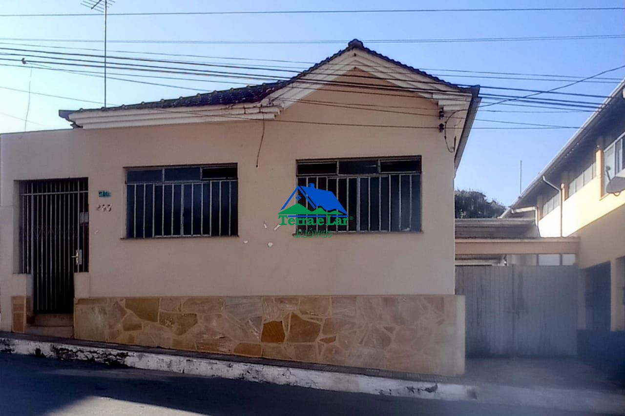 Casa à venda  no Centro - Cruzilia, MG. Imóveis
