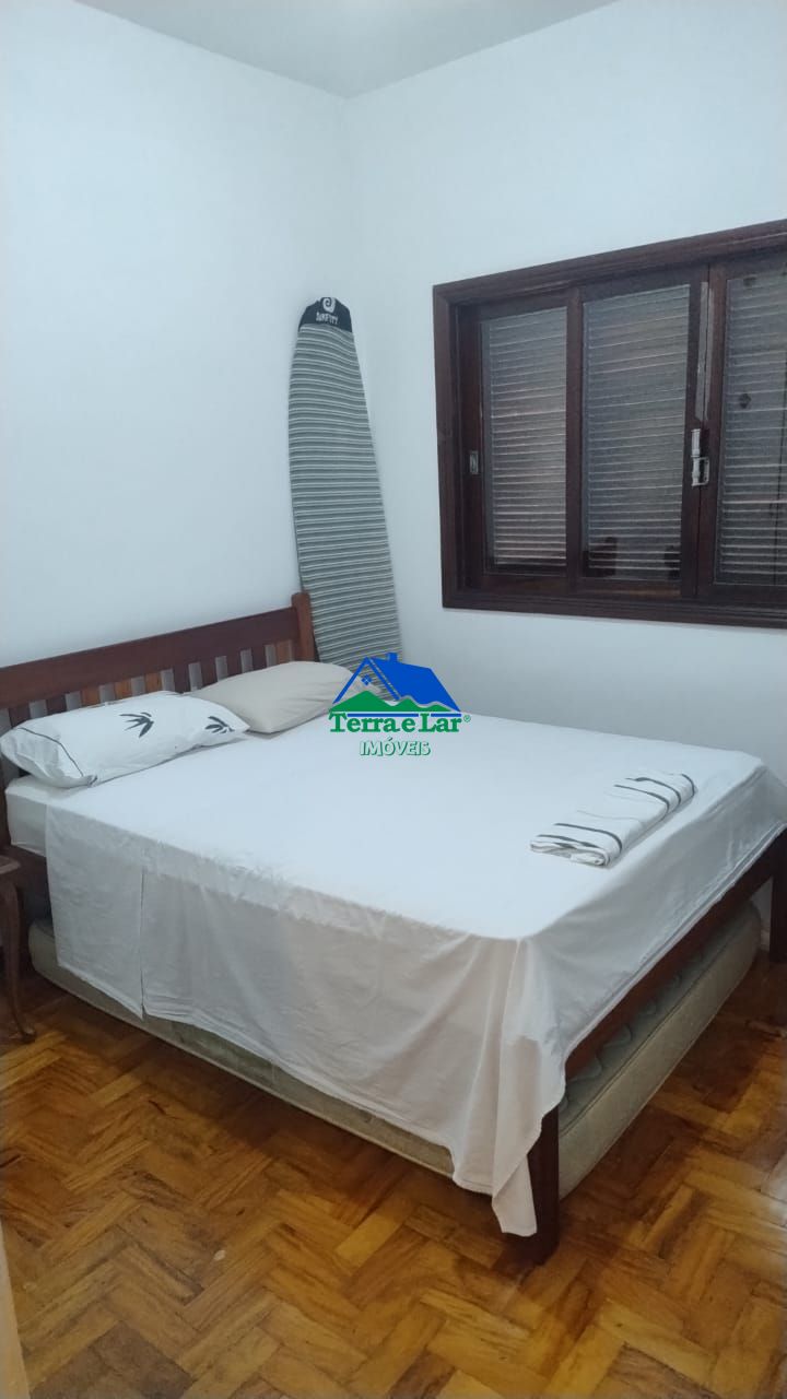 Casa com 4 Dormitórios à venda, 220 m² por R$ 980.000,00 Casa com 4 Dormitórios à venda, 220 m² por R$ 980.000,00